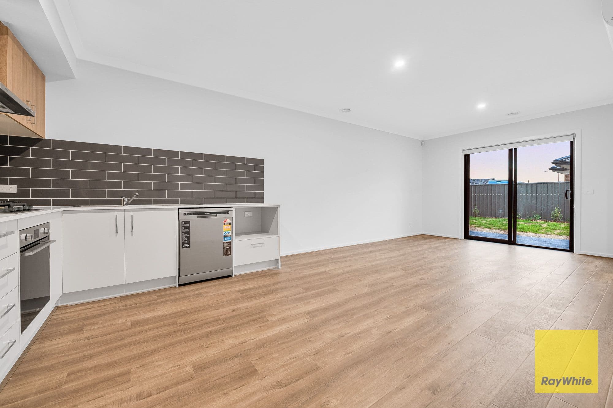 15 Craycroft Road, Truganina VIC 3029, Truganina - Thumbnail 3