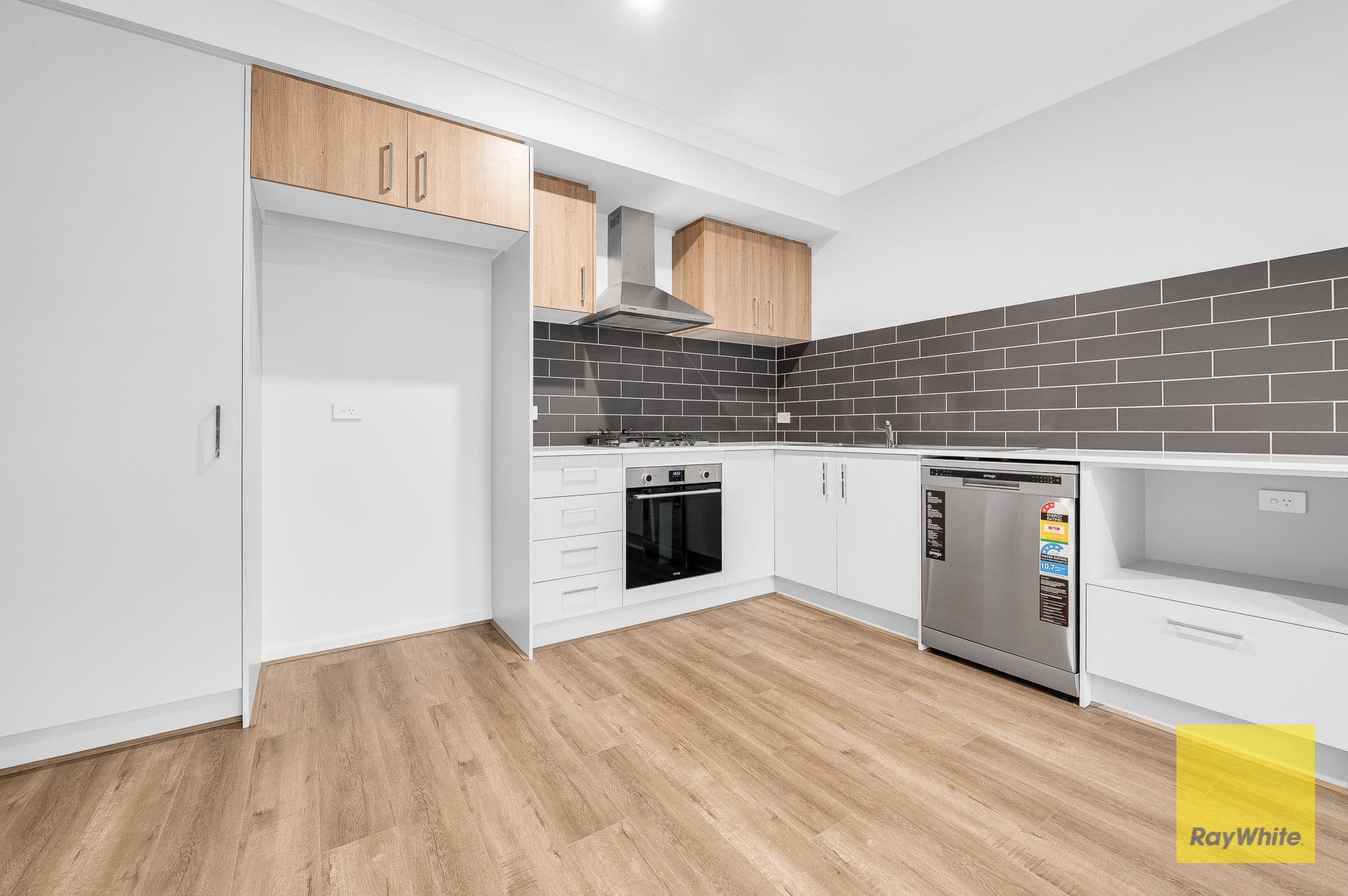 15 Craycroft Road, Truganina VIC 3029, Truganina - Thumbnail 4