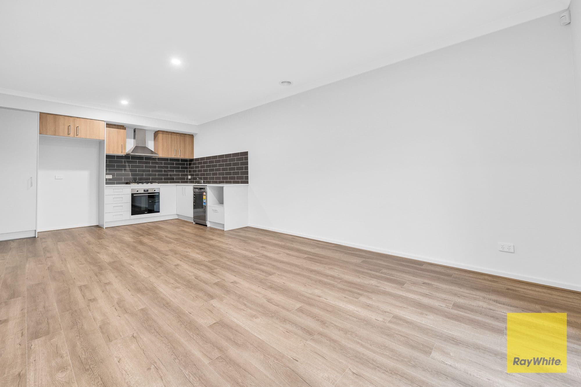 15 Craycroft Road, Truganina VIC 3029, Truganina - Thumbnail 5