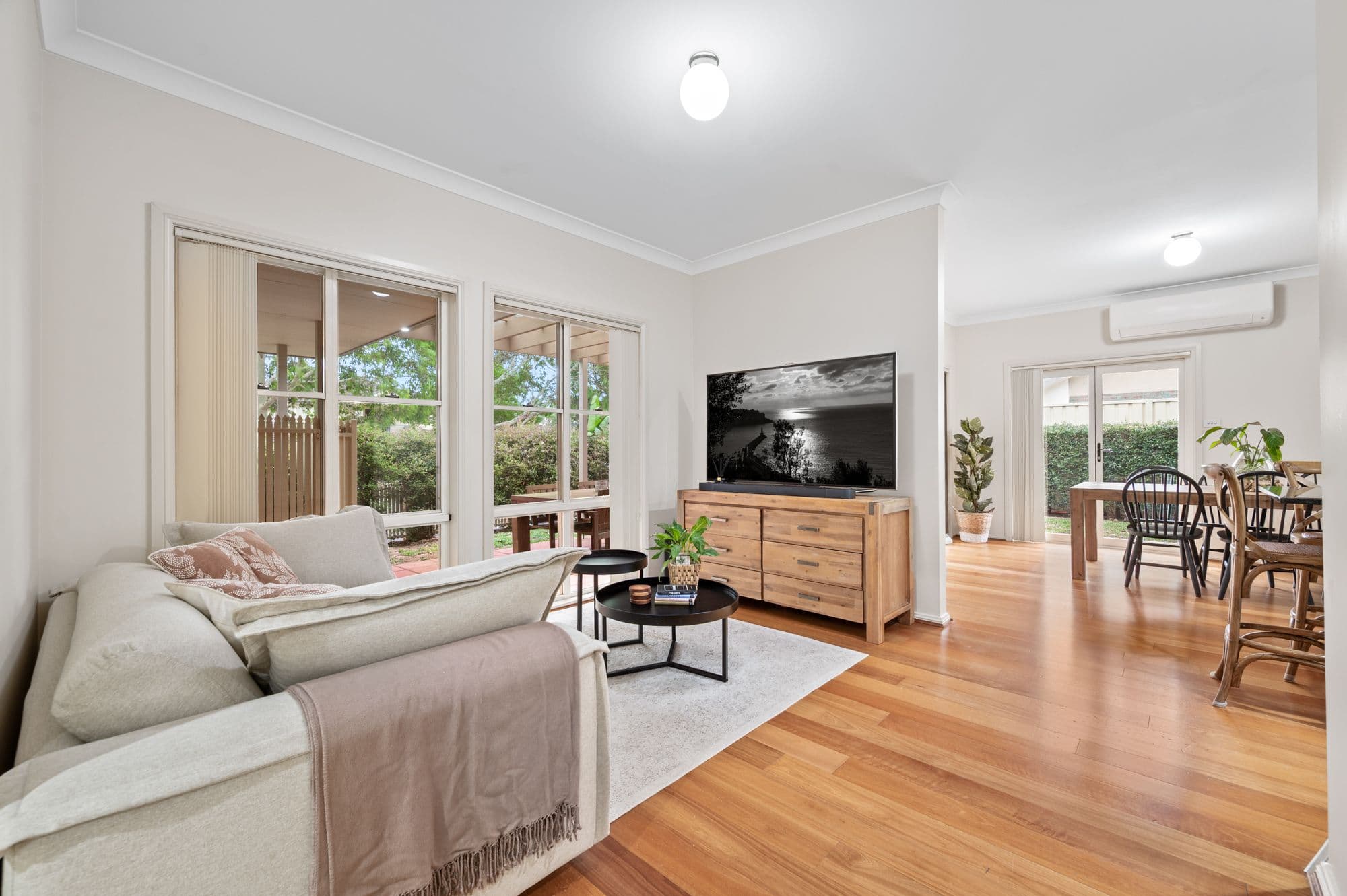 6 Lochview Crescent, Mount Annan NSW 2567, Mount Annan - Thumbnail 3