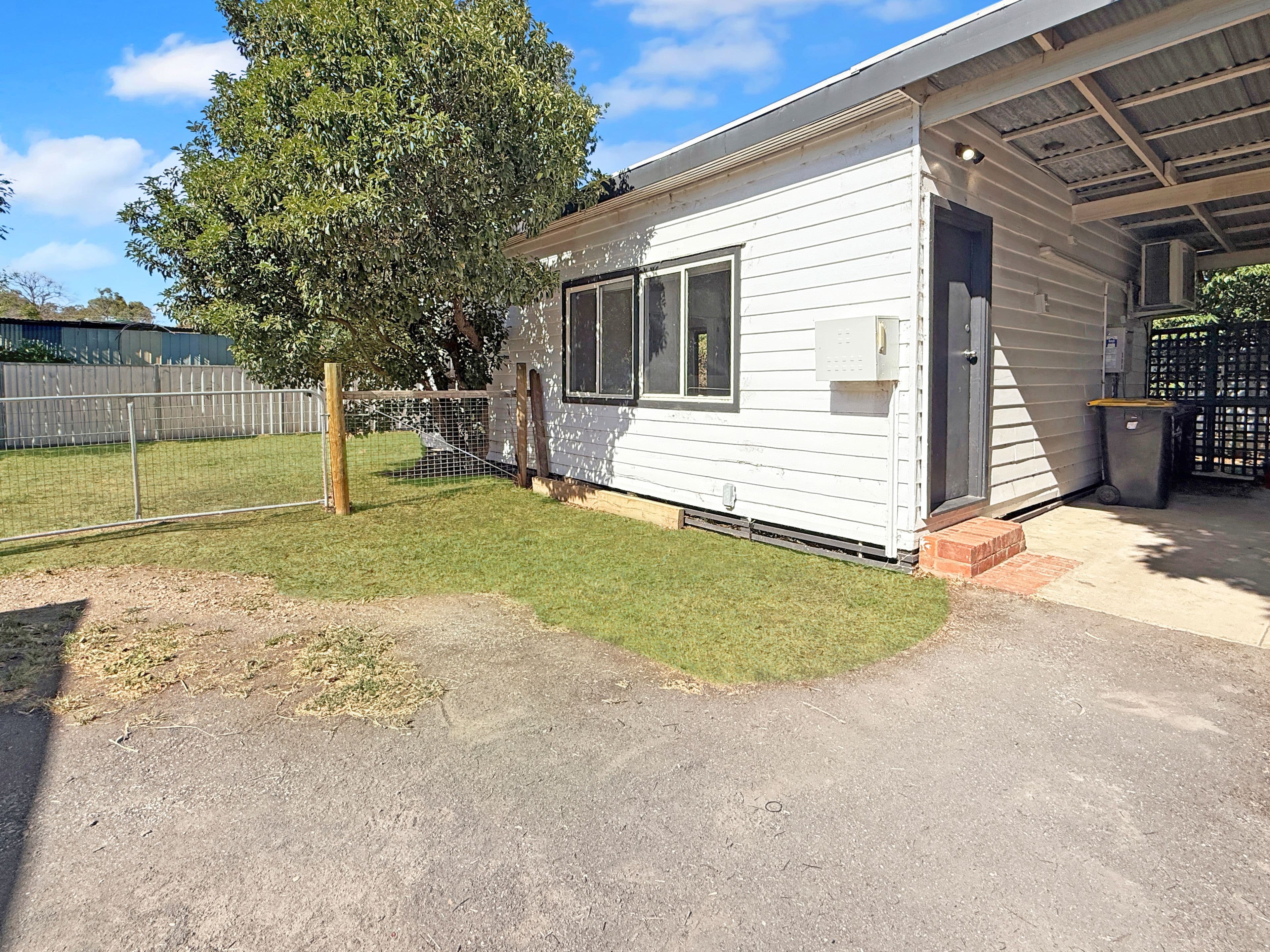 3/6 Charman Avenue, Euroa VIC 3666, Euroa - Image 1