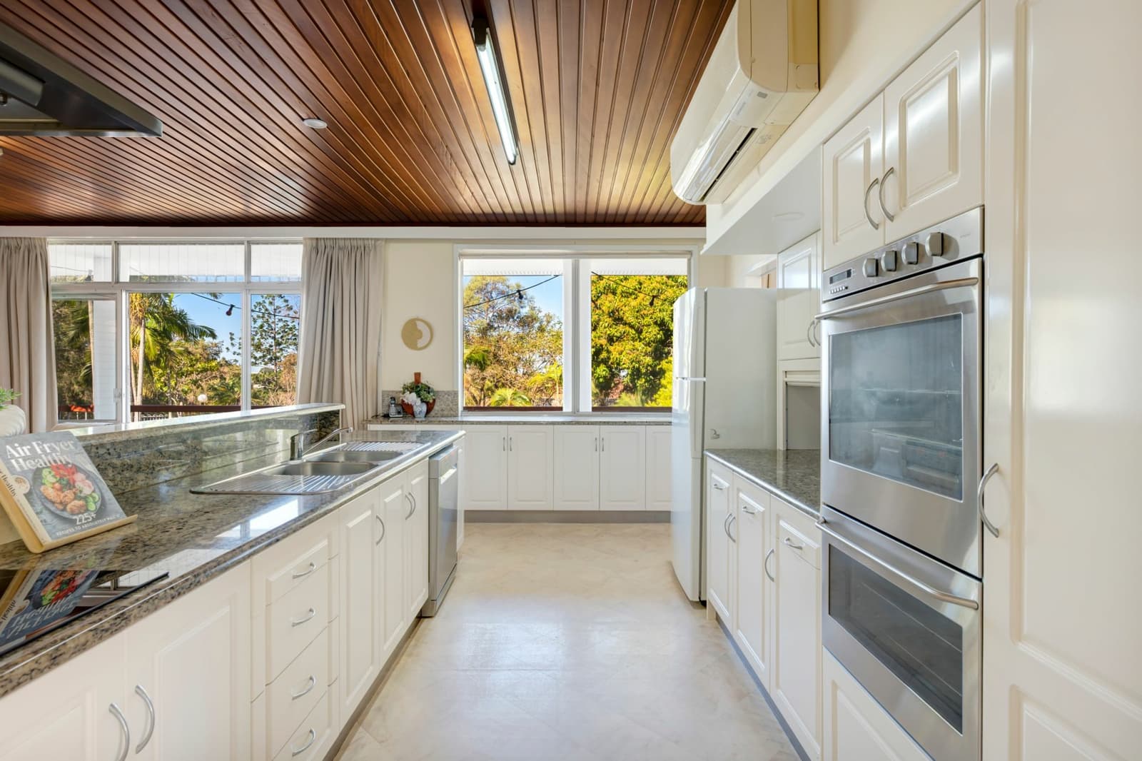 256 Maundrell Terrace,Aspley, Aspley - Thumbnail 2