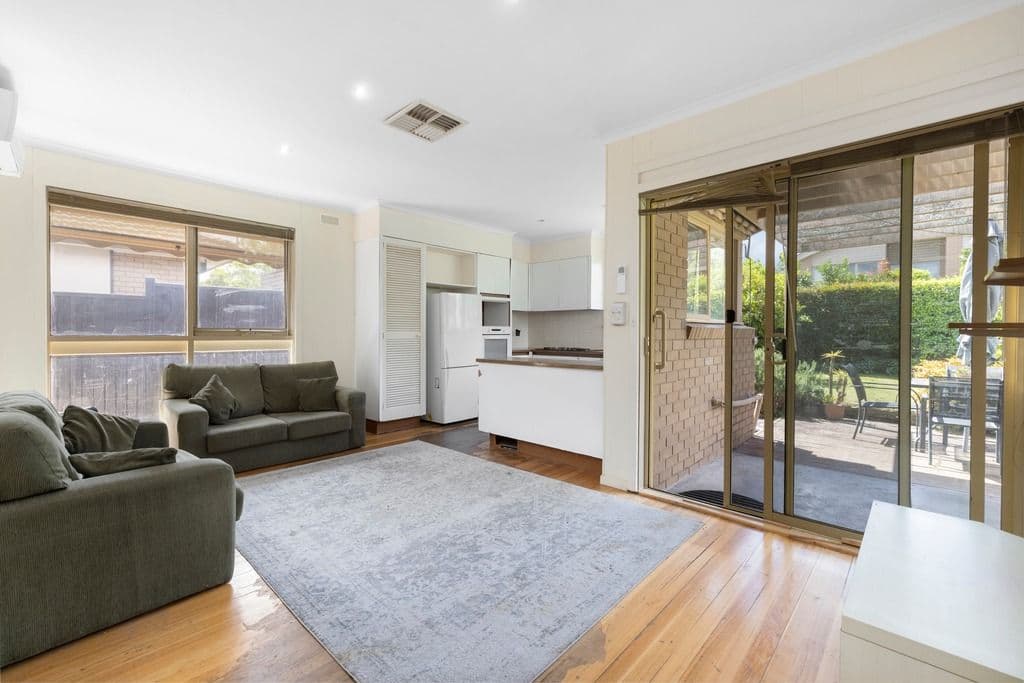 11 Chapel Street, Glen Waverley VIC 3150, Glen Waverley - Thumbnail 4