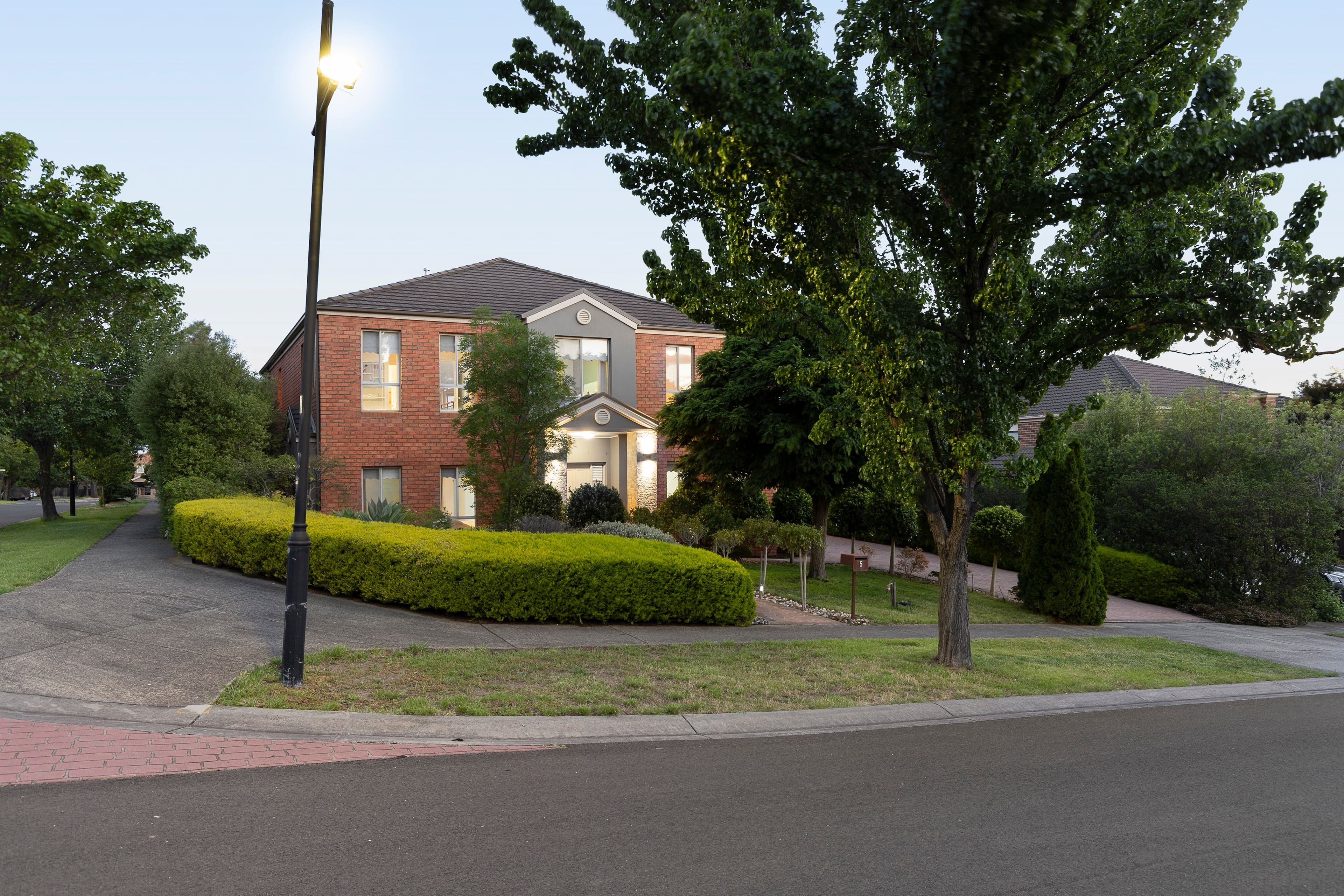 5 Eagleview Way, Craigieburn VIC 3064, Craigieburn - Thumbnail 2