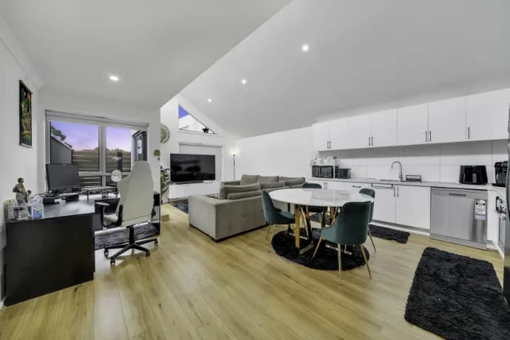 4/15 Barwise Street, Laverton, VIC, Laverton - Image 1