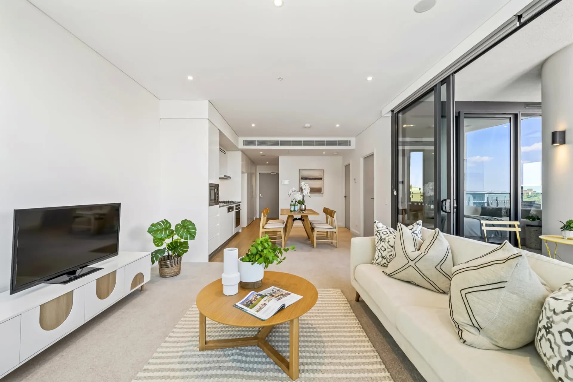 607/8 Walker Street, Rhodes, NSW, Rhodes - Thumbnail 2