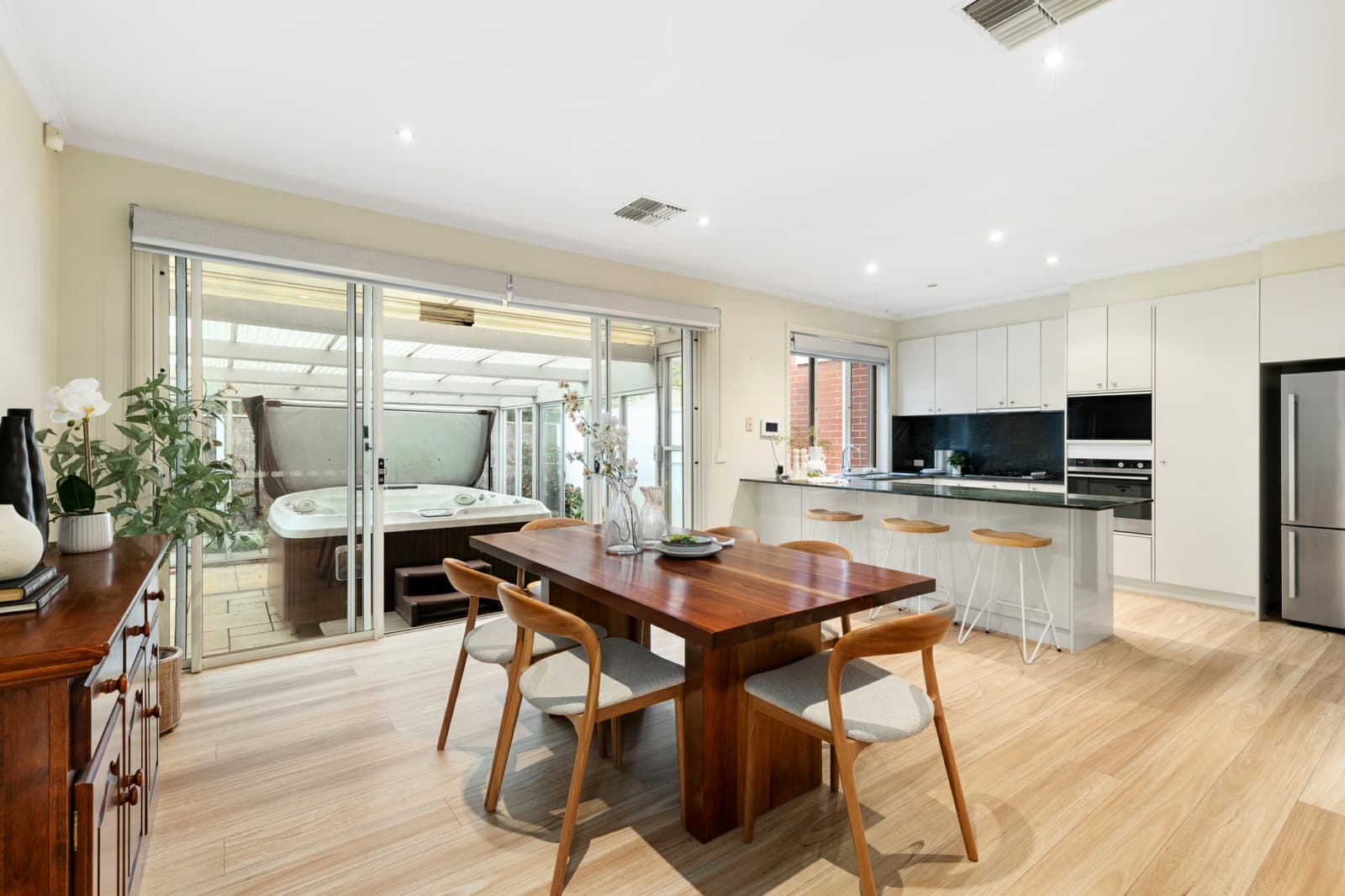 3 Beacon Road, Port Melbourne - Thumbnail 3