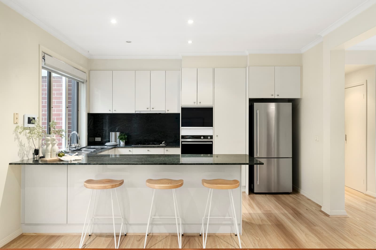 3 Beacon Road, Port Melbourne - Thumbnail 4