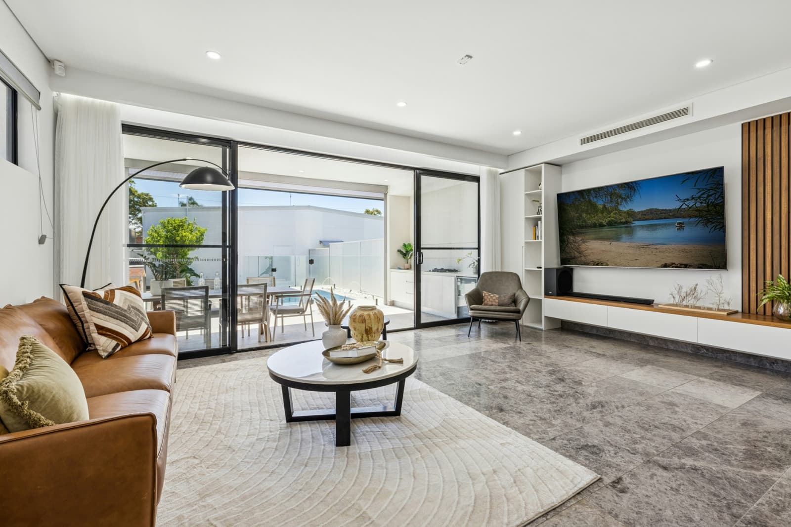 28 Bonanza Parade,Sans Souci, Sans Souci - Image 1