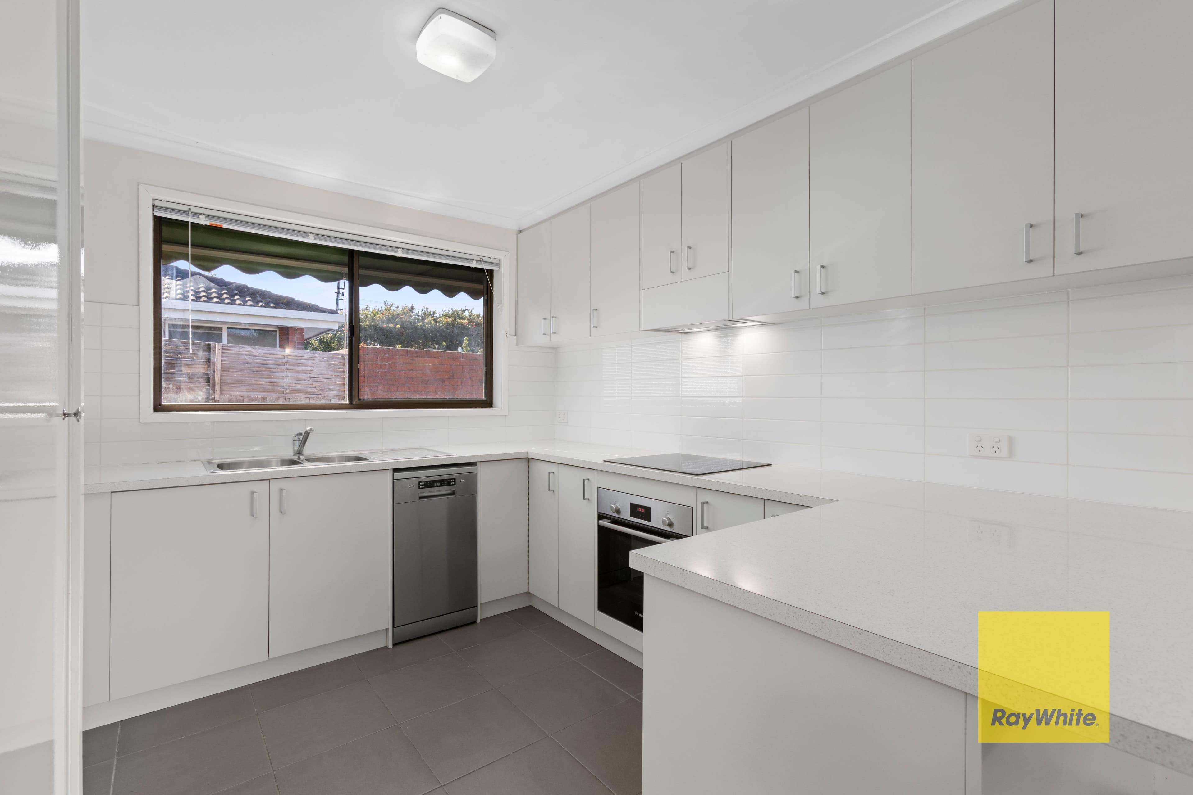 37 Hutcheson Avenue, Highton VIC 3216, Highton - Thumbnail 4