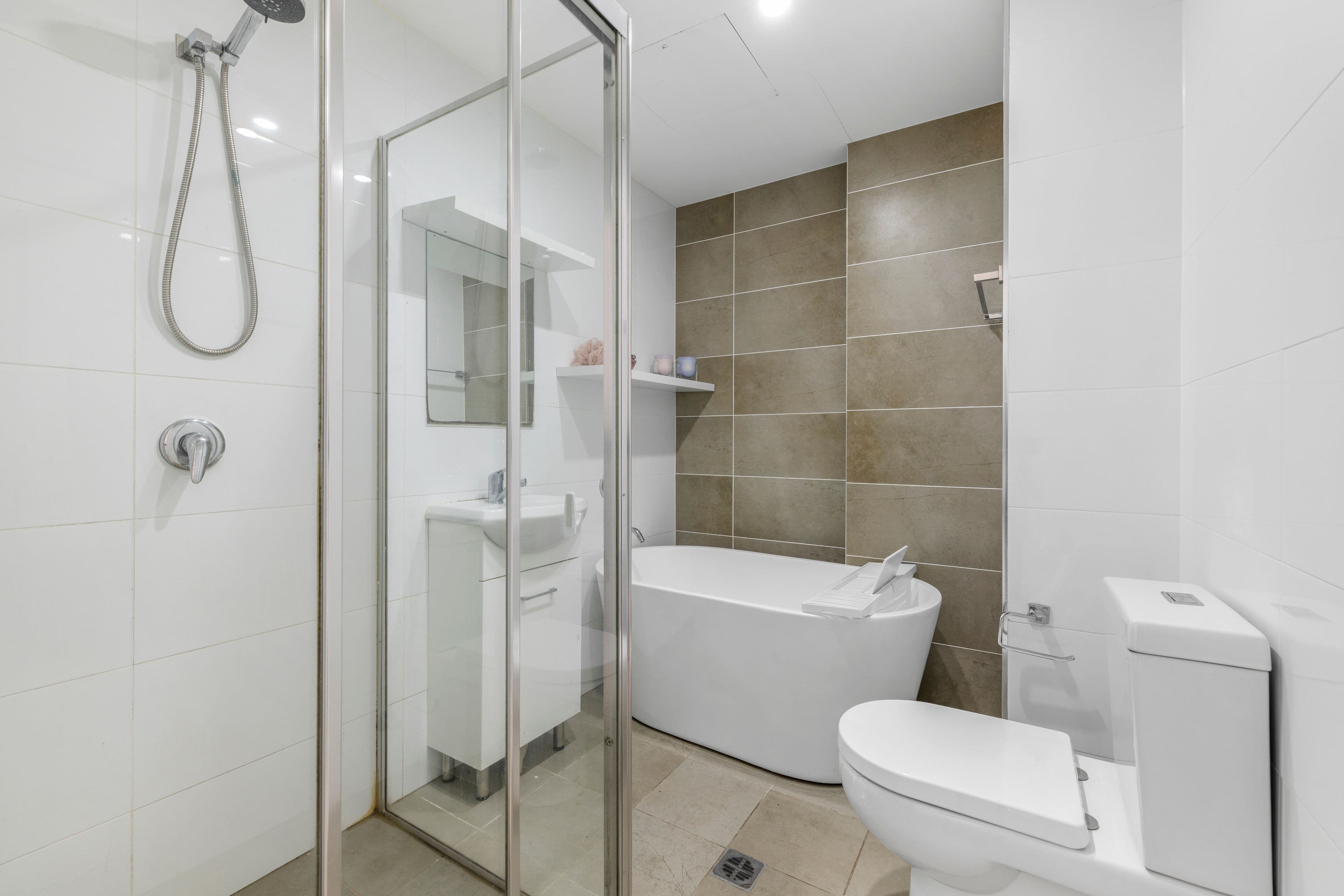 17 The Crescent, Fairfield NSW 2165, Fairfield - Thumbnail 8