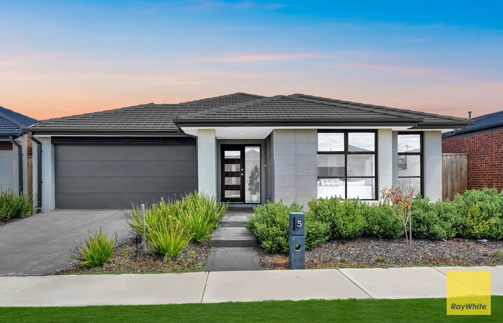 5 Sicily Avenue, DEANSIDE VIC 3336, Deanside - Image 1