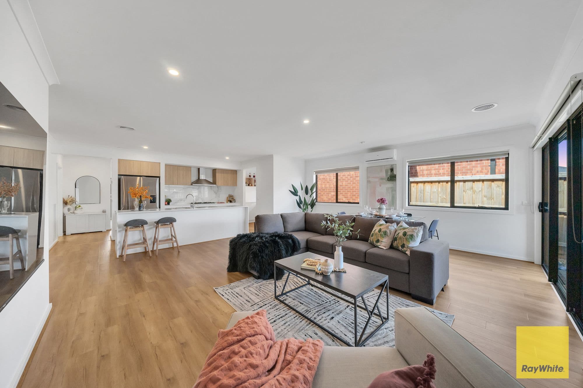 5 Sicily Avenue, DEANSIDE VIC 3336, Deanside - Thumbnail 3