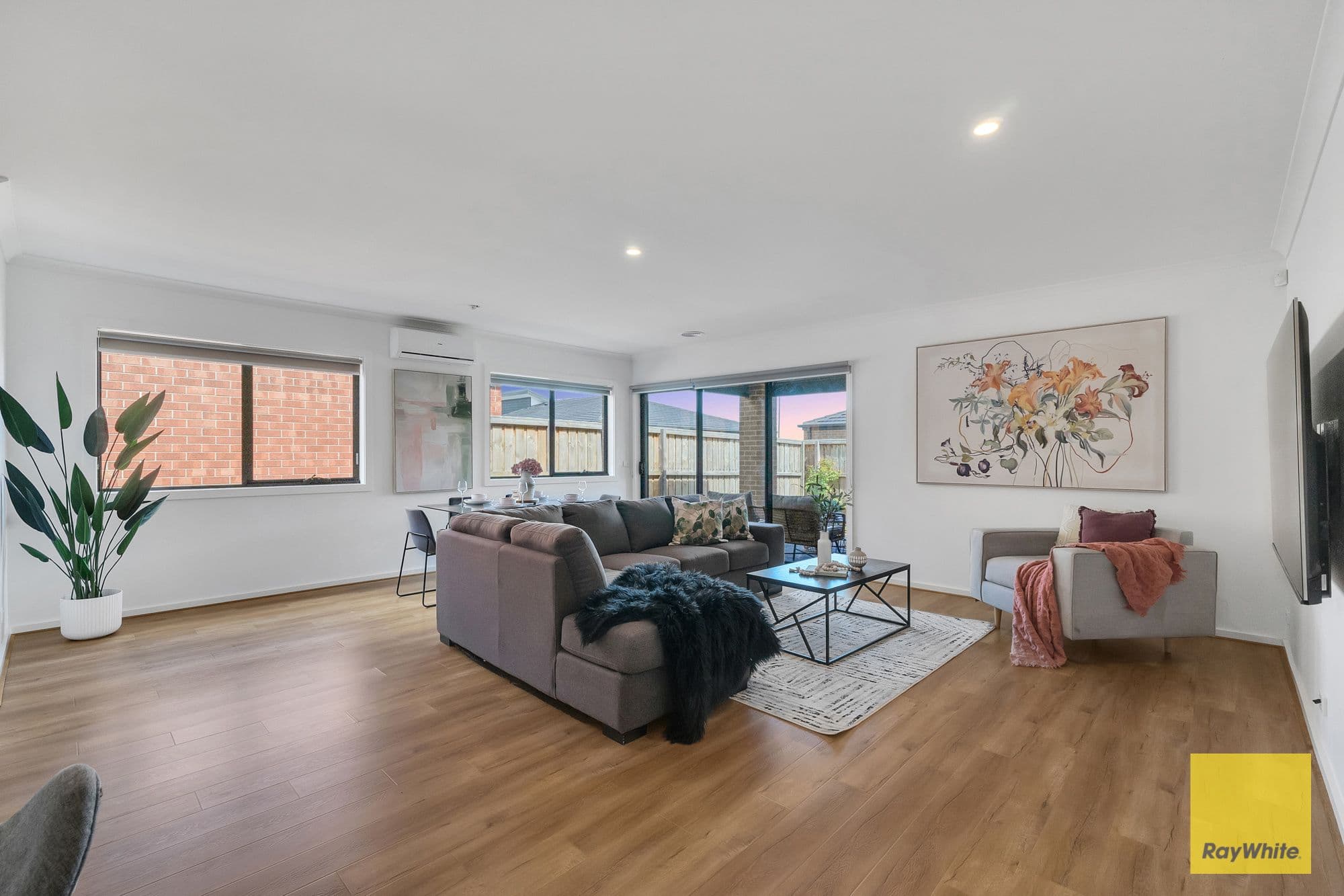 5 Sicily Avenue, DEANSIDE VIC 3336, Deanside - Thumbnail 5