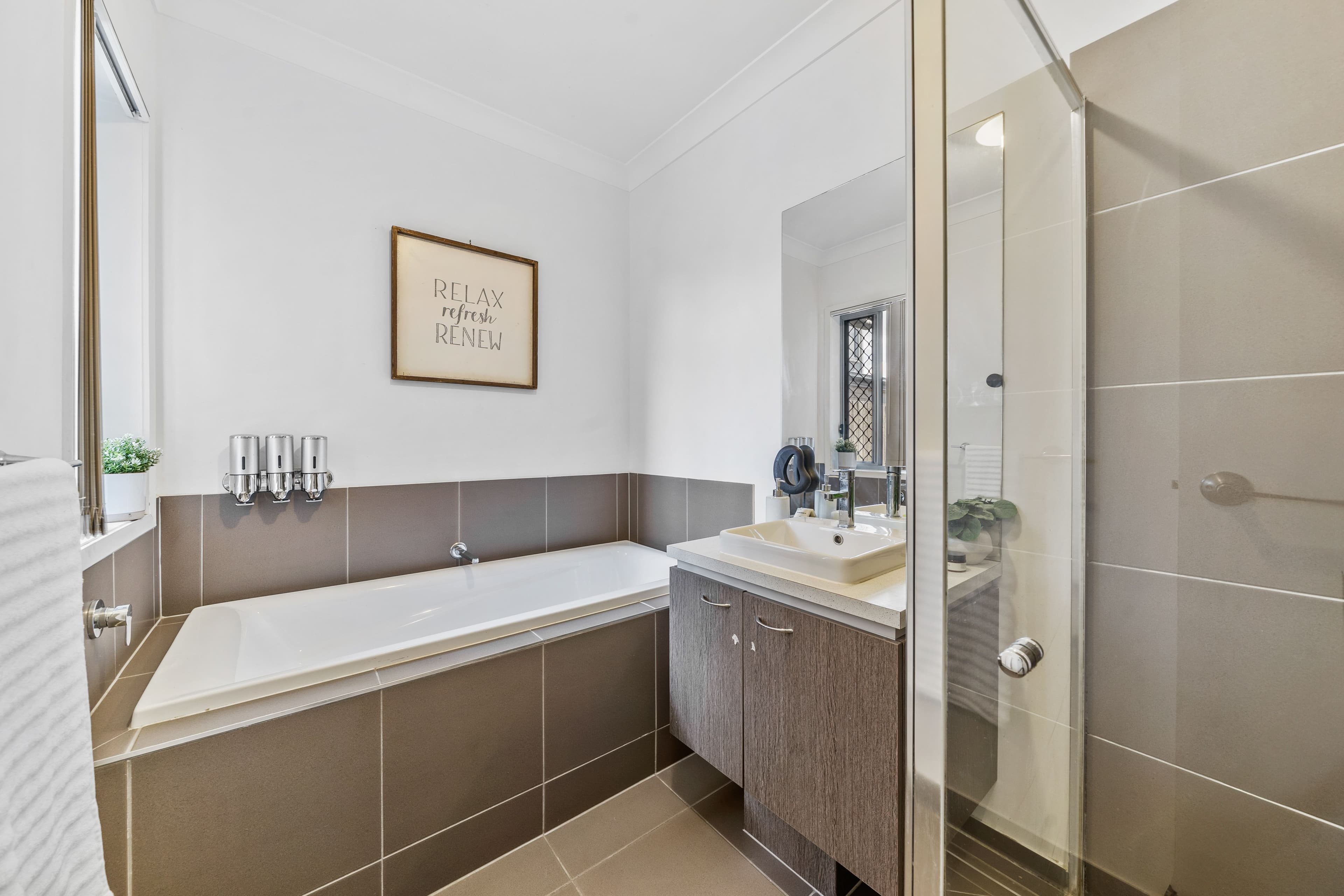 9 Mount Glorious Street, Park Ridge QLD 4125, Park Ridge - Thumbnail 7