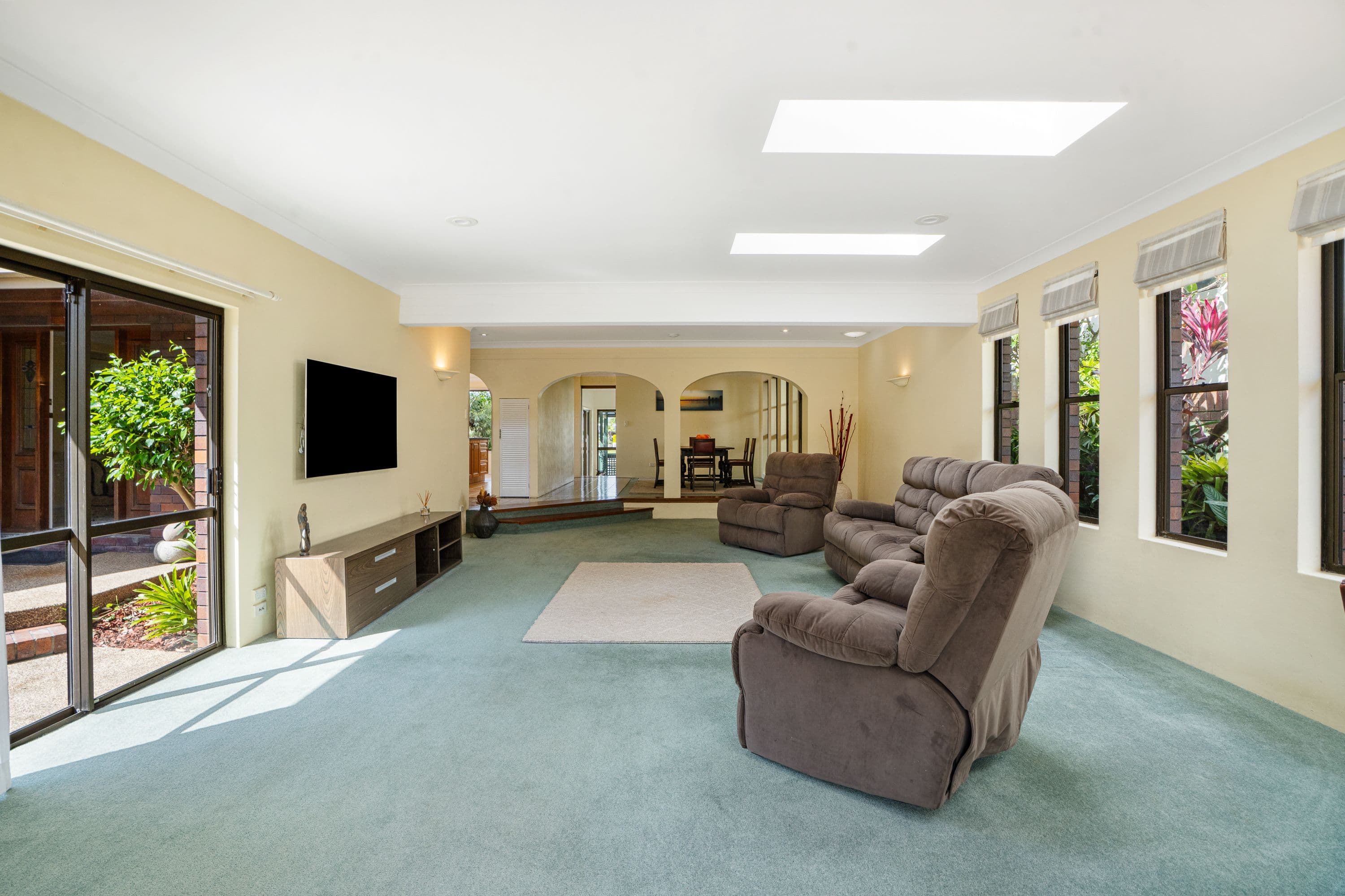 24 De Haviland Avenue, Benowa Waters QLD 4217, Benowa - Thumbnail 7