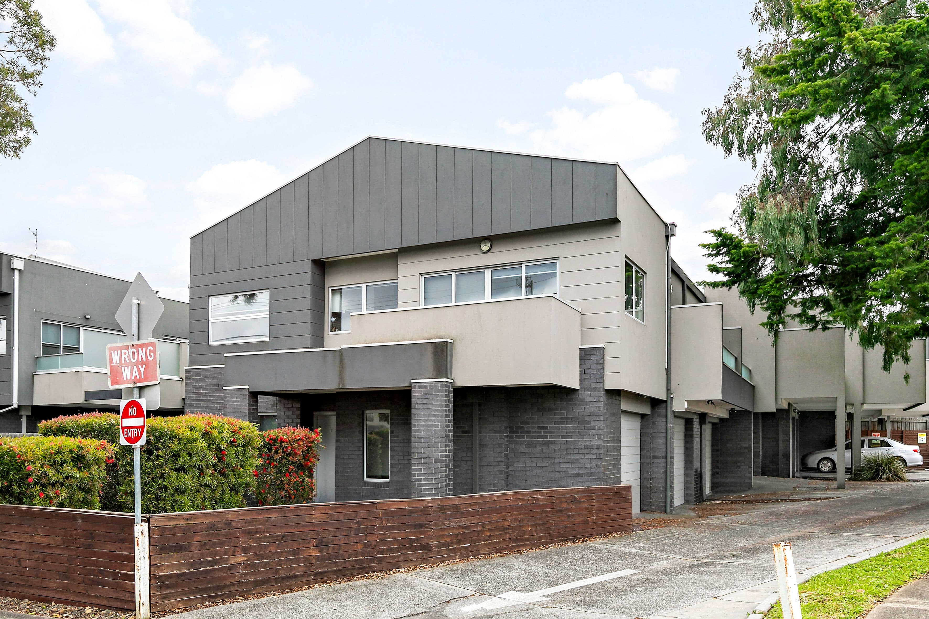 2 Grandview Street, Glenroy VIC 3046, Glenroy - Thumbnail 3