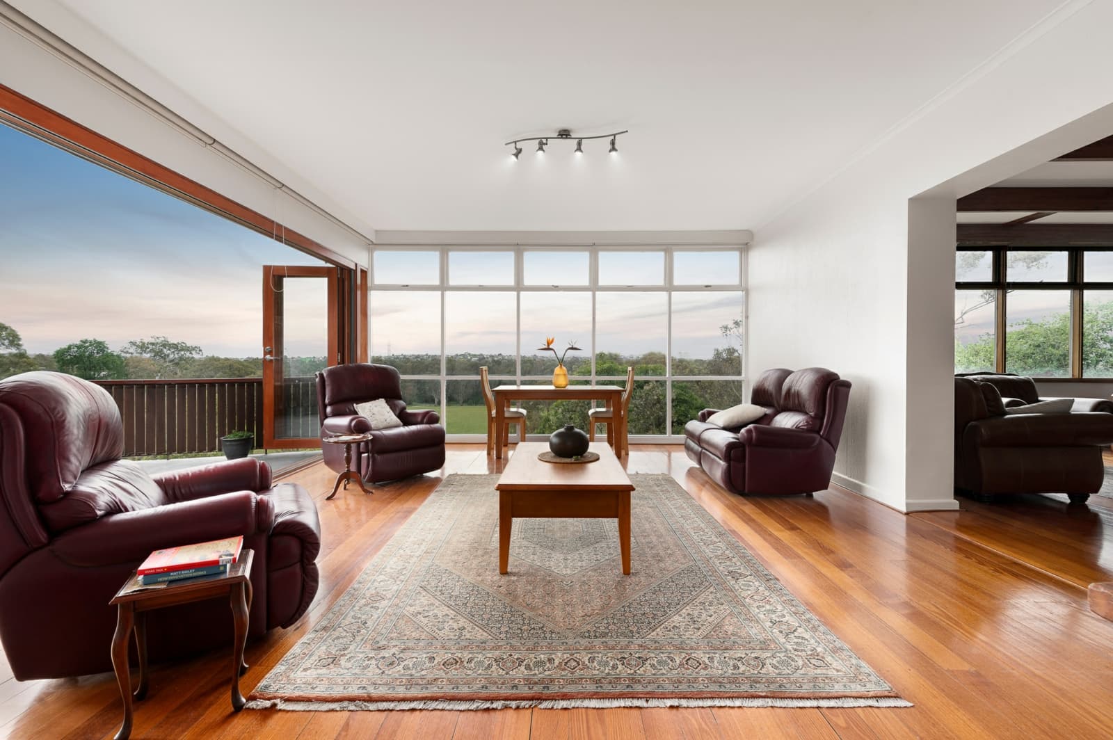 8 Glenard Drive,Eaglemont, Eaglemont - Image 1