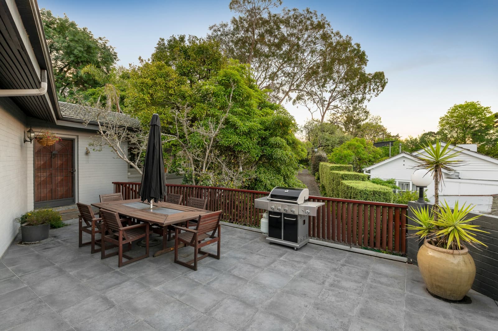 8 Glenard Drive,Eaglemont, Eaglemont - Thumbnail 2