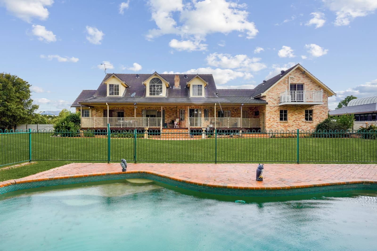 17 Burnside Grove,Windsor Downs, Windsor Downs - Thumbnail 2