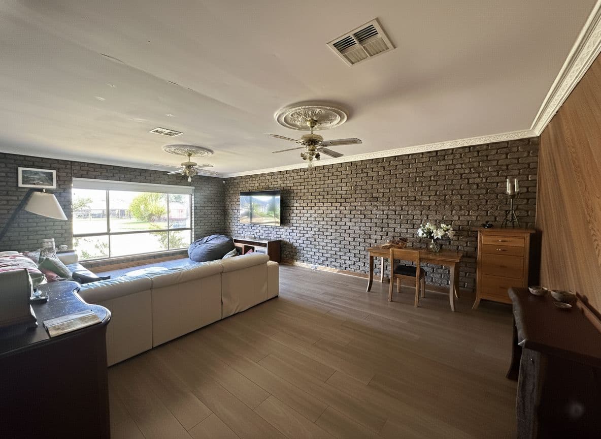 42 C Coomurra Drive, Salisbury Heights - Thumbnail 2