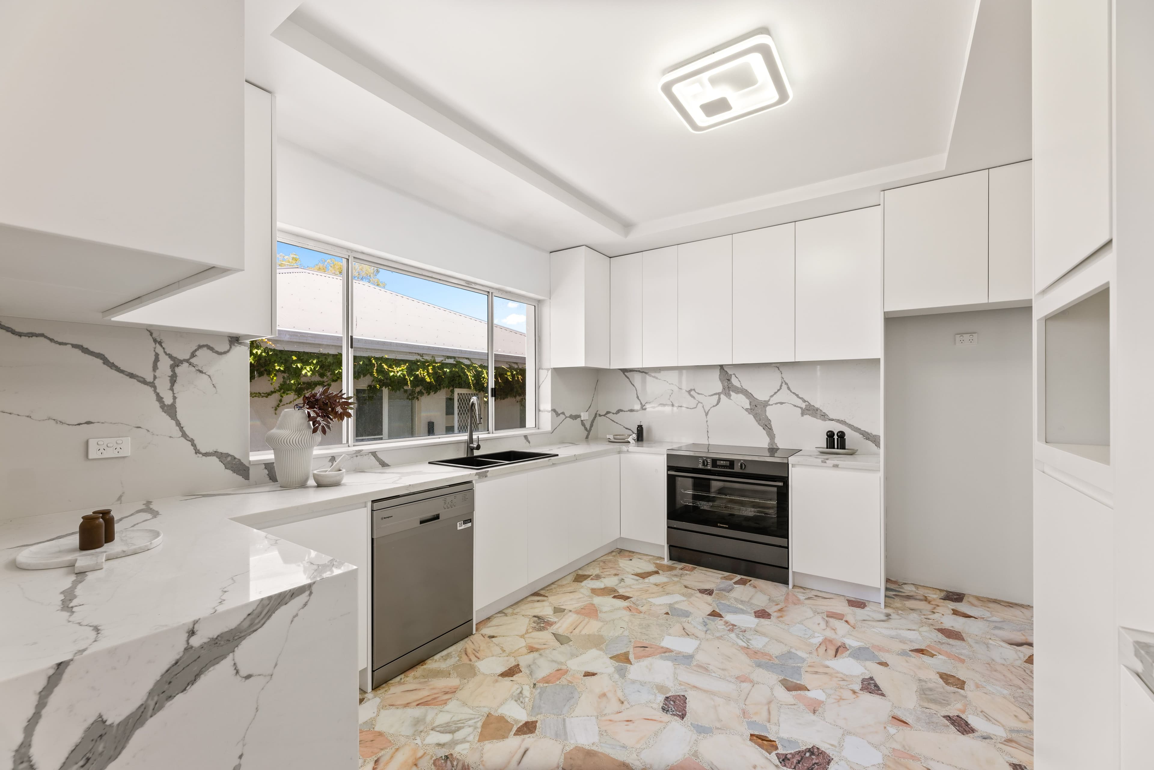 5 Palmer Close, Illawong NSW 2234, Illawong - Thumbnail 5