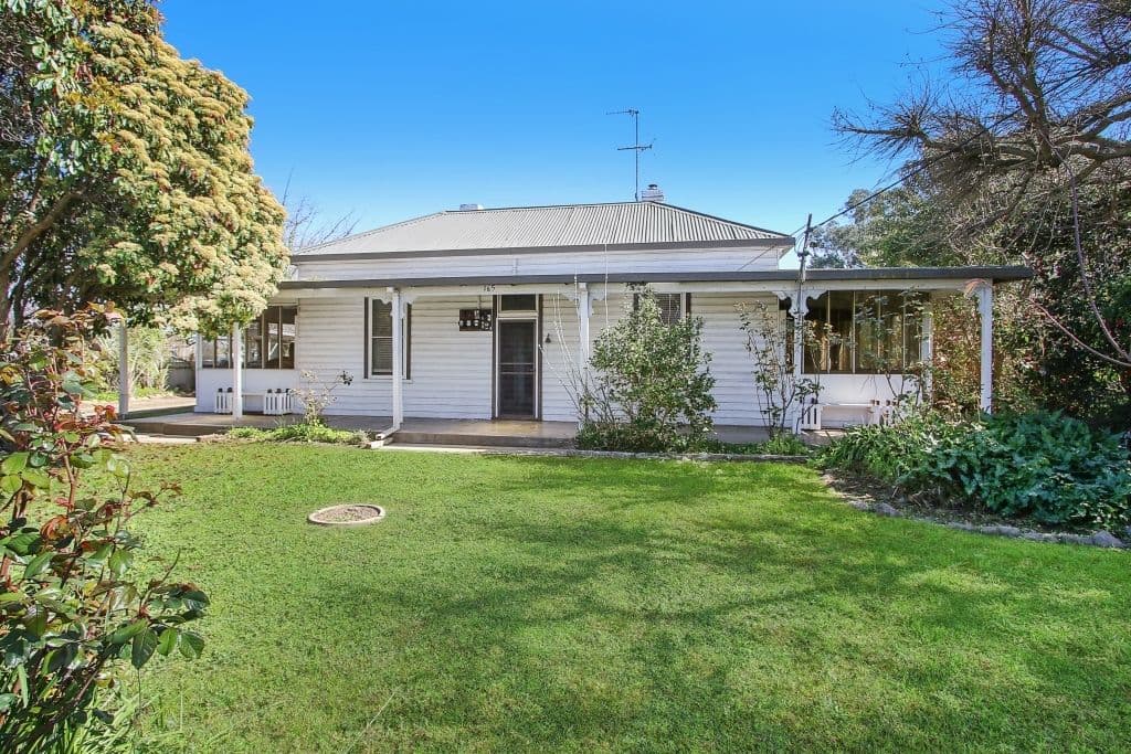165 Albury Street, Holbrook NSW 2644, Holbrook - Thumbnail 2