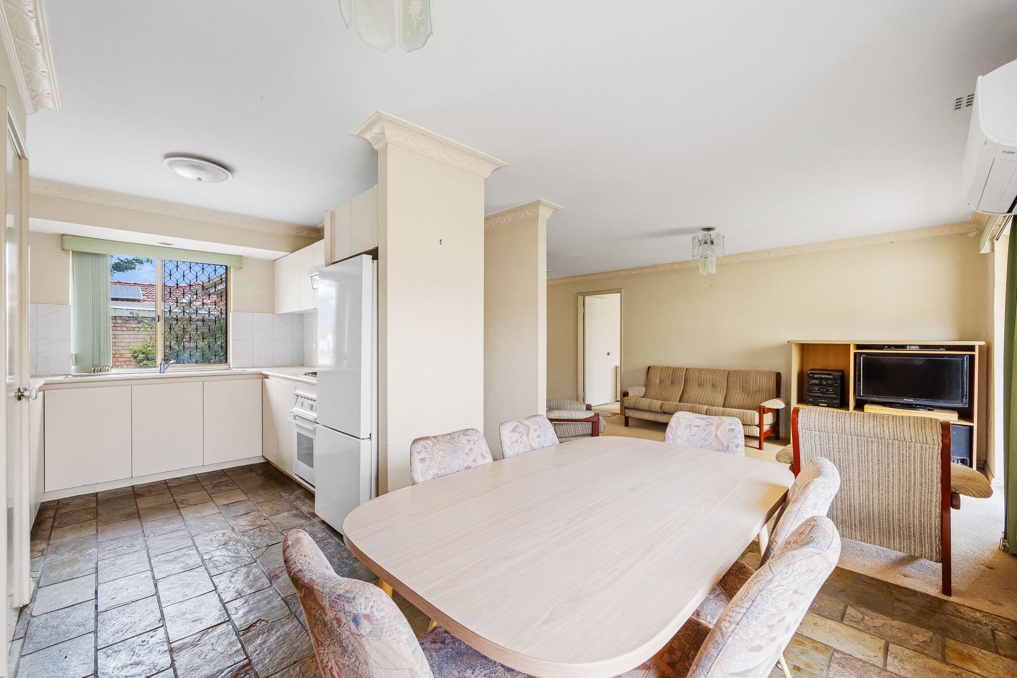 125E Belgravia Street, Belmont WA 6104, Belmont - Thumbnail 4