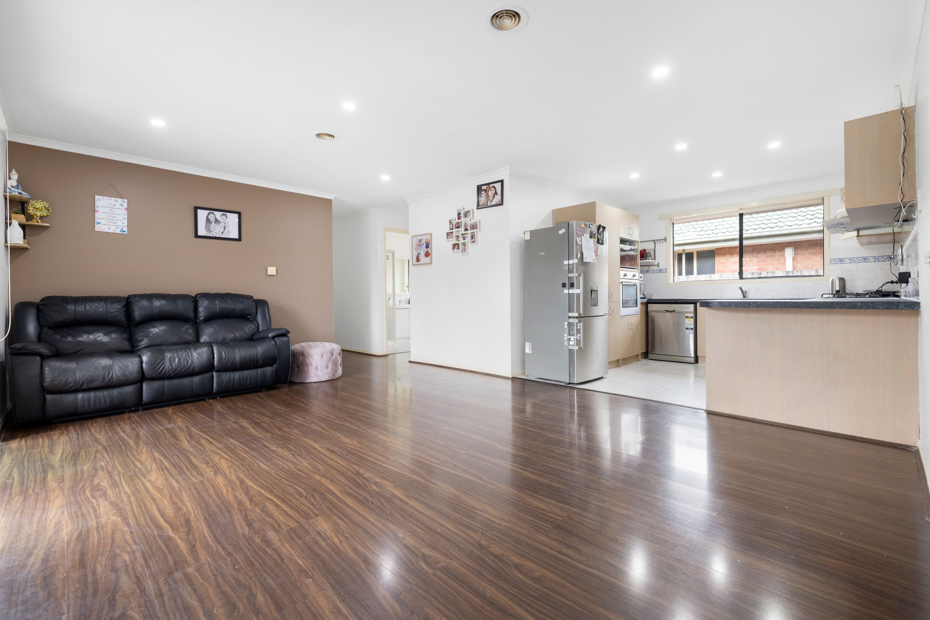 18 Chatham Close, Cranbourne East VIC 3977, Cranbourne East - Thumbnail 4