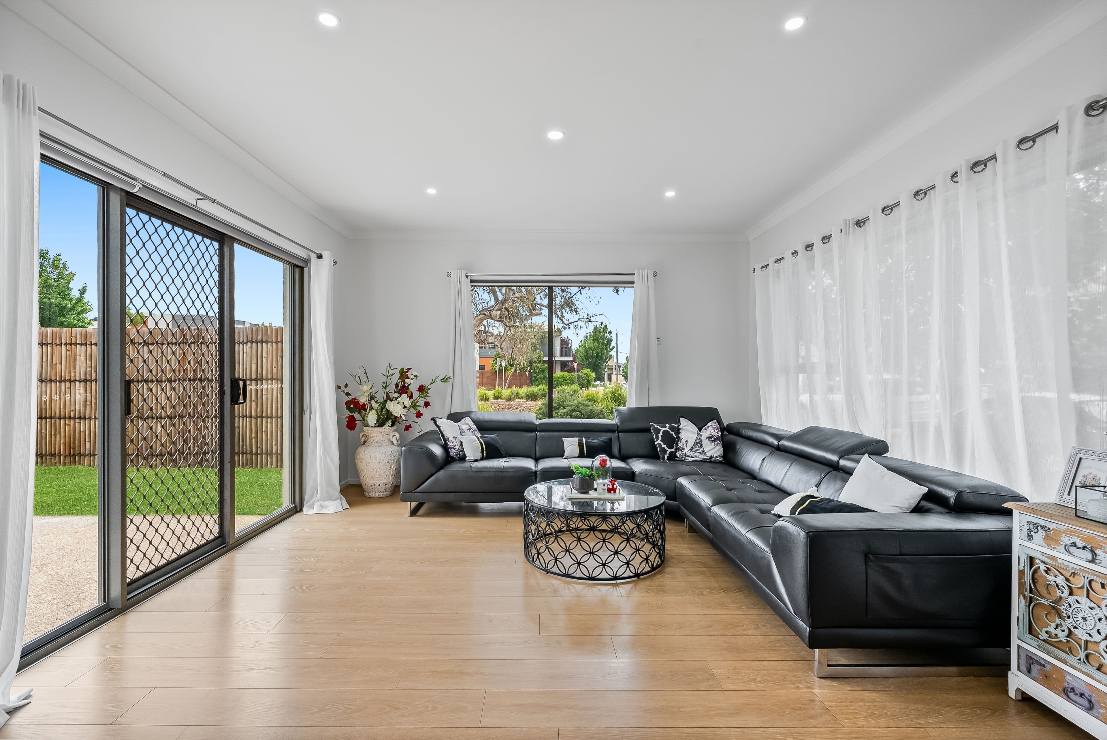 9 Euroa Street, Epping VIC 3076, Epping - Thumbnail 2