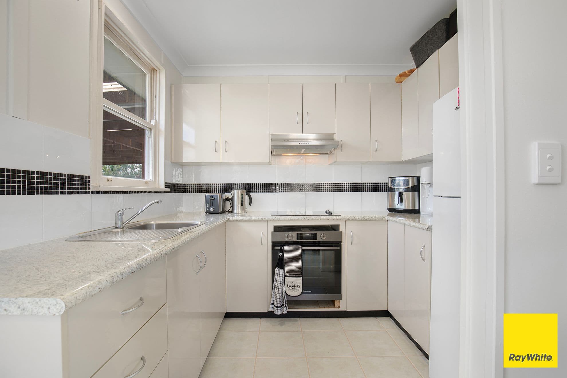 8 Prince Avenue, Uralla NSW 2358, Uralla - Thumbnail 4