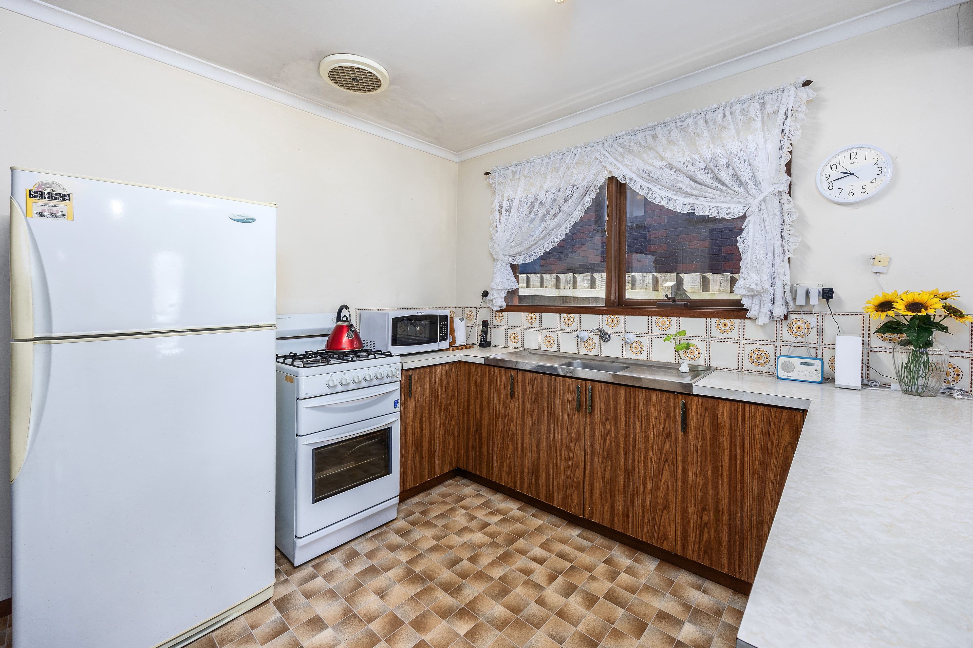185 Sixth Avenue, Rosebud VIC 3939, Rosebud - Thumbnail 2
