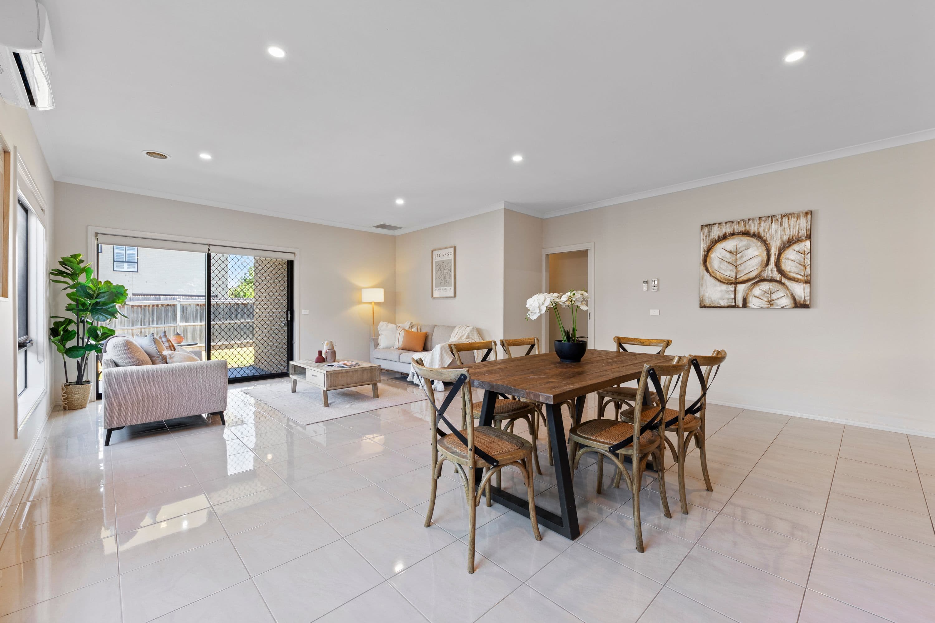 90 Deoro Parade, Clyde North VIC 3978, Clyde North - Thumbnail 7