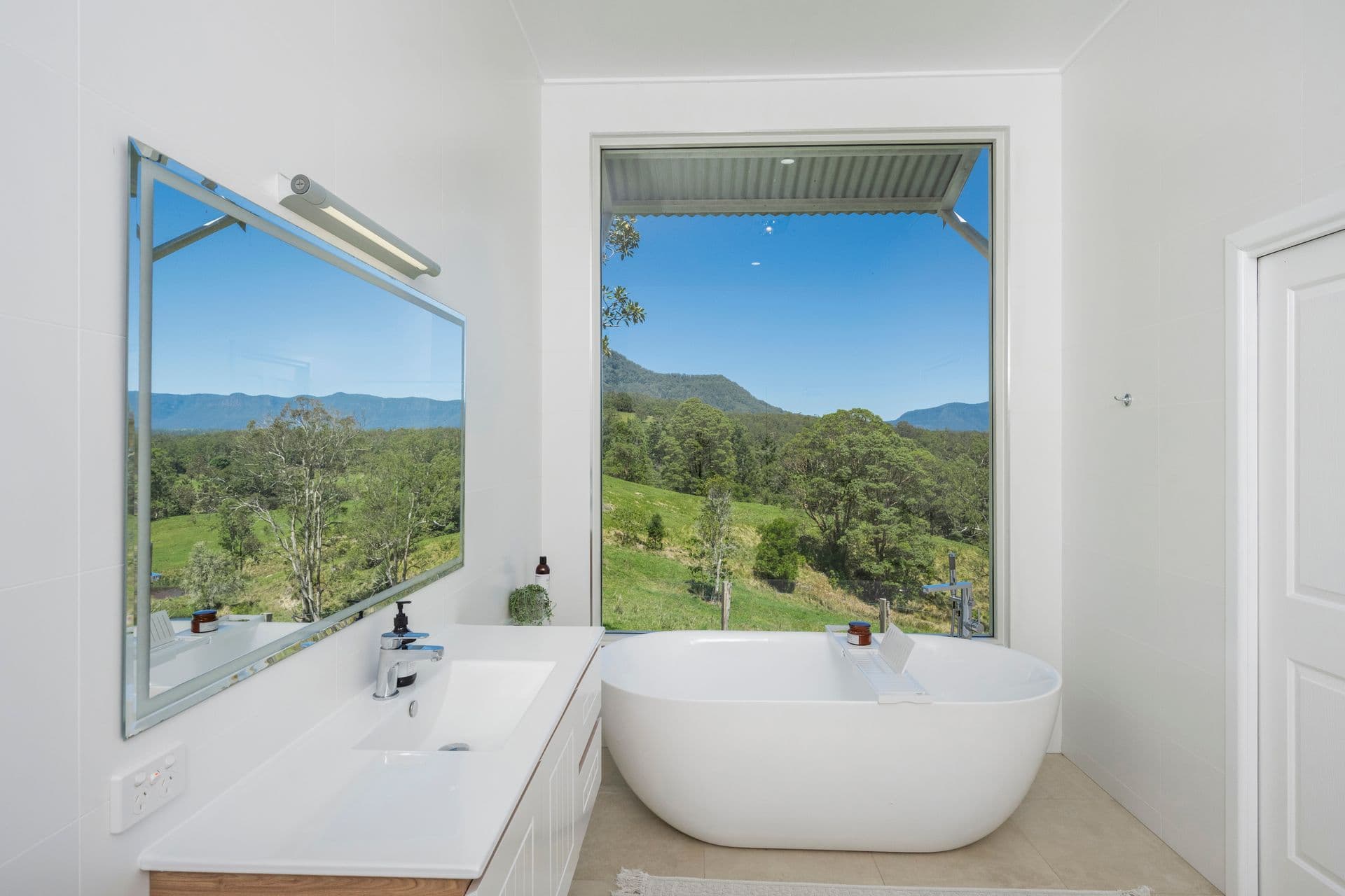 148 Pine Log Road, Doon Doon - Thumbnail 2
