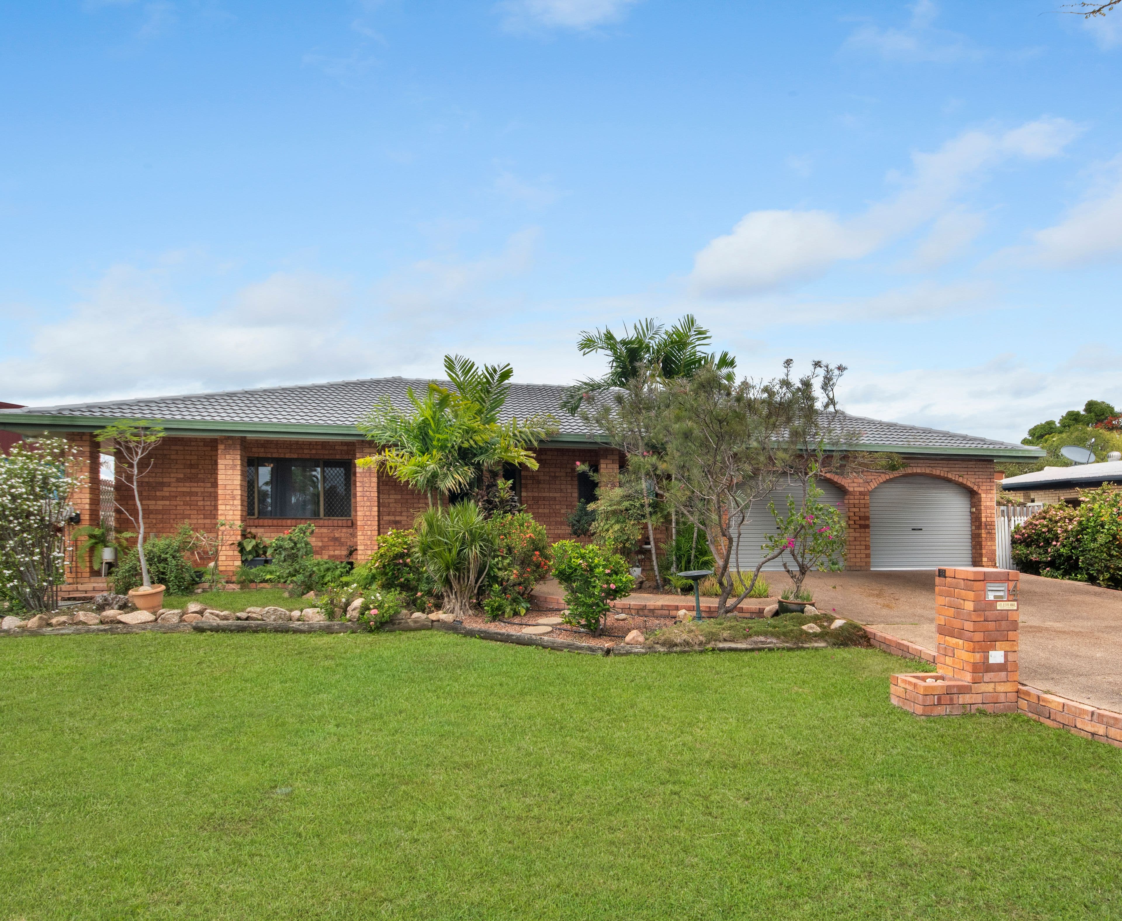 4 Serrano Crescent, Cranbrook QLD 4814, Cranbrook - Image 1