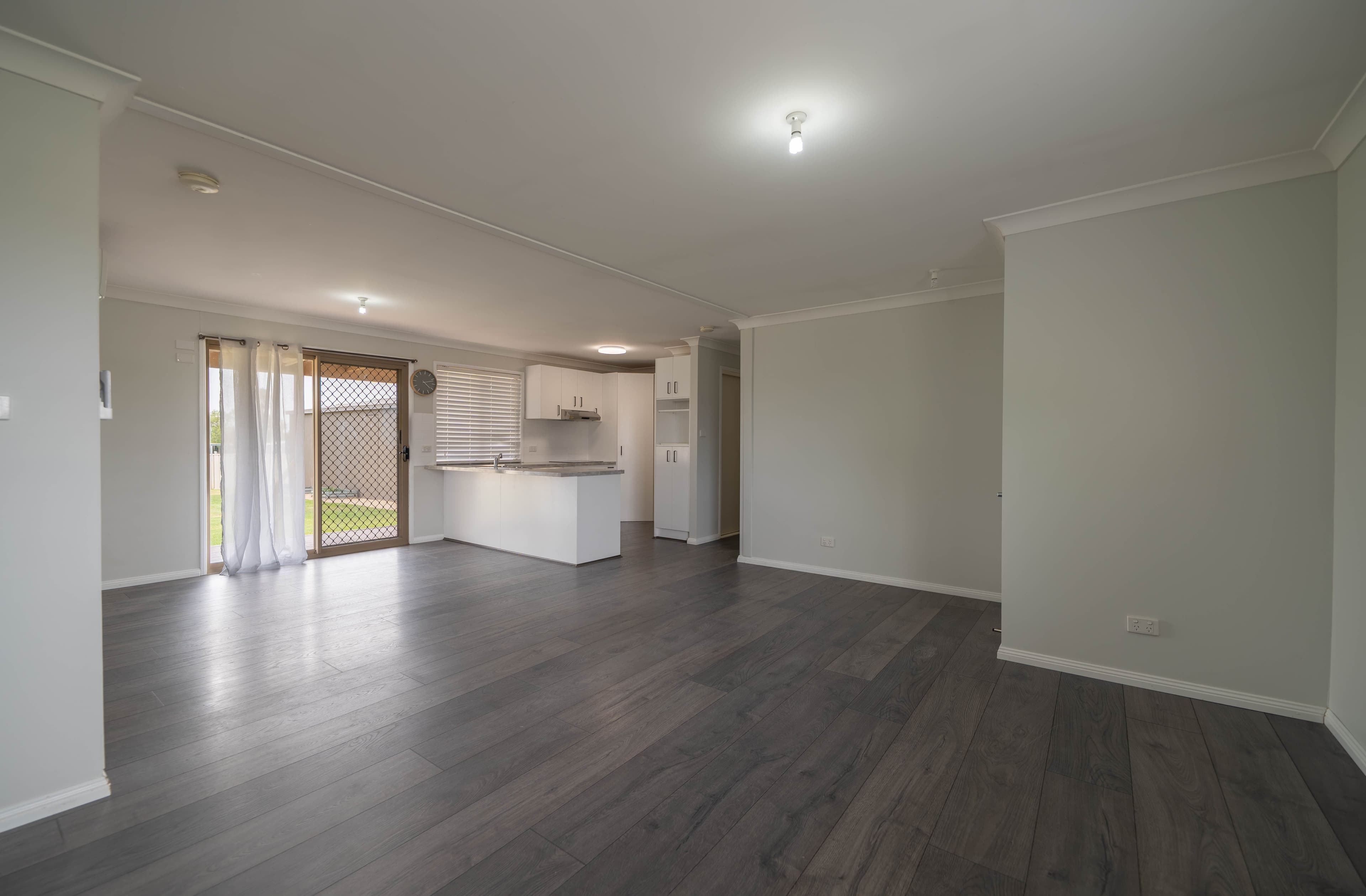 8 Hurford Place, Forbes NSW 2871, Forbes - Thumbnail 5