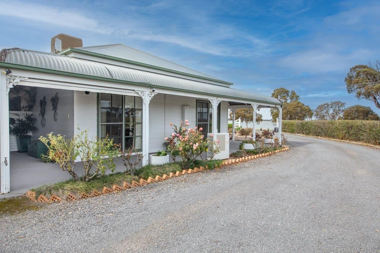 169 LAKESIDE Drive, Lake Boga VIC 3584, Lake Boga - Thumbnail 4