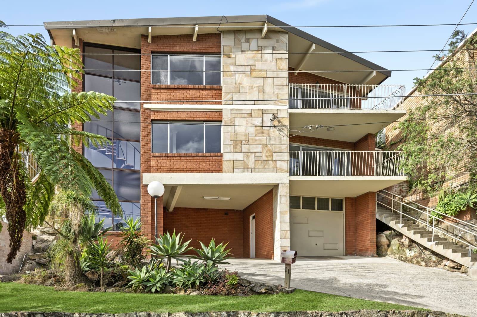 11 Upper Cliff Avenue,Northbridge, Northbridge - Image 1