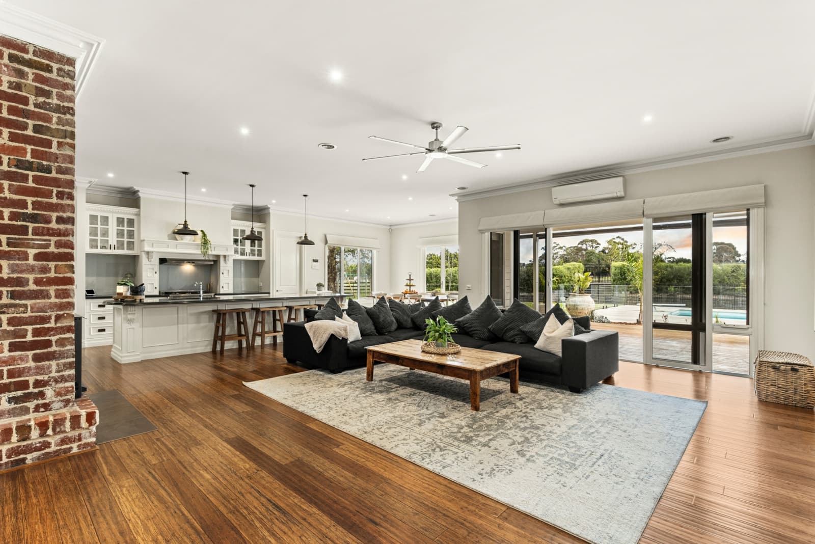191 Pearcedale Road,Cranbourne South, Cranbourne South - Thumbnail 2