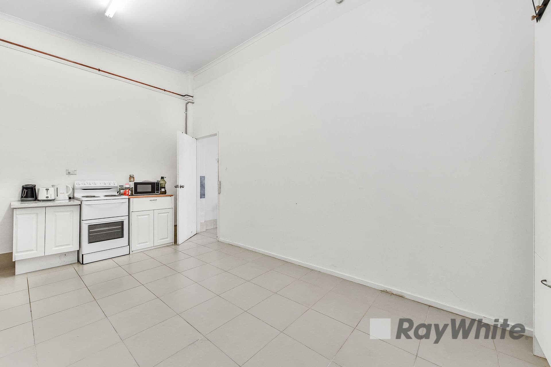 13 Nicole Avenue, Dandenong North VIC 3175, Dandenong North - Thumbnail 6