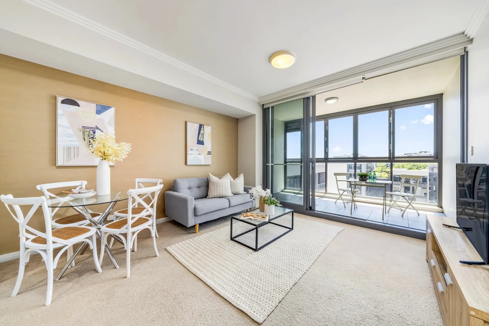 902/1 Footbridge Boulevard, Wentworth Point, NSW, Wentworth Point - Thumbnail 2
