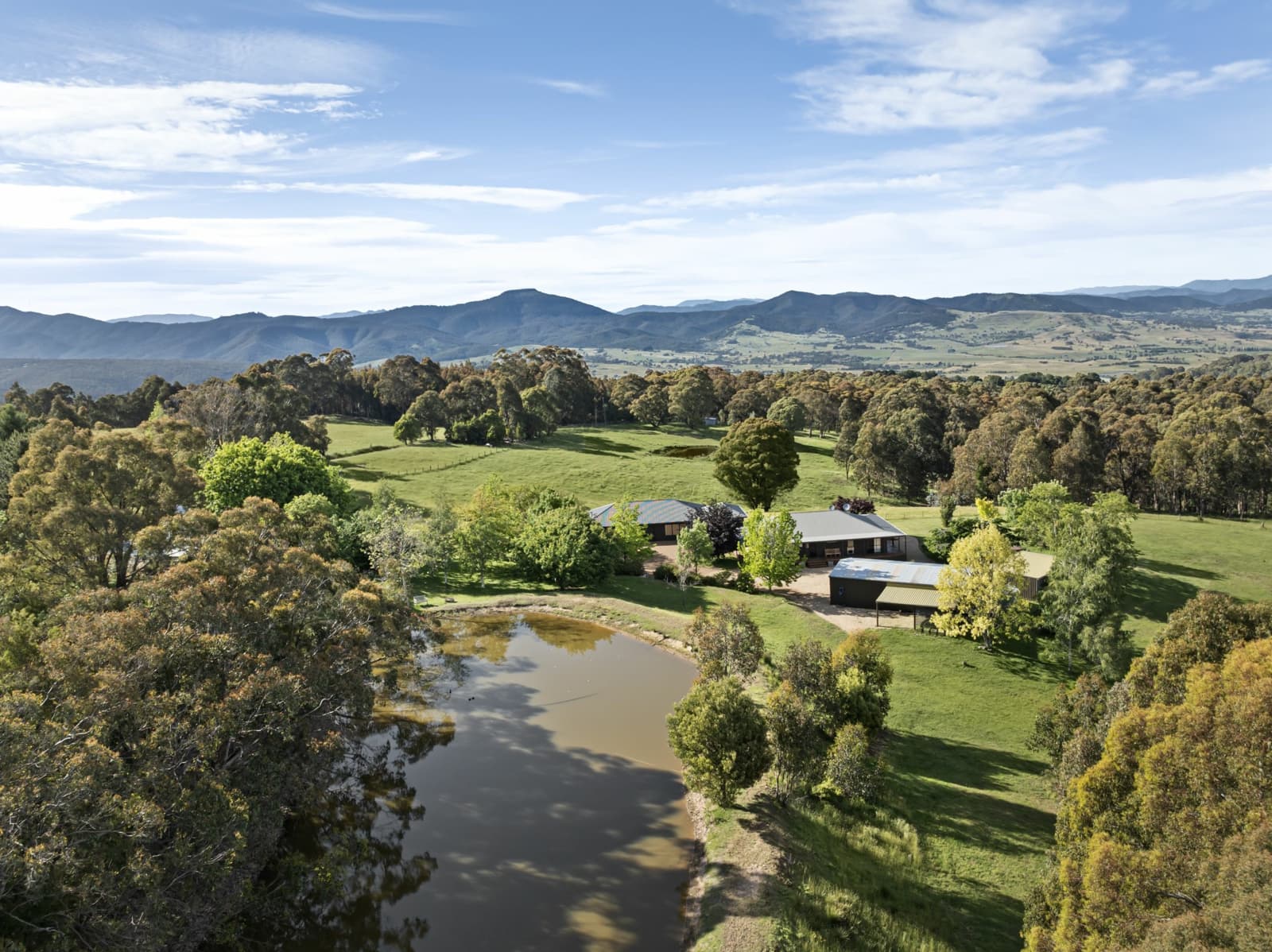 696 Glenroy Road,Merrijig, Merrijig - Thumbnail 2
