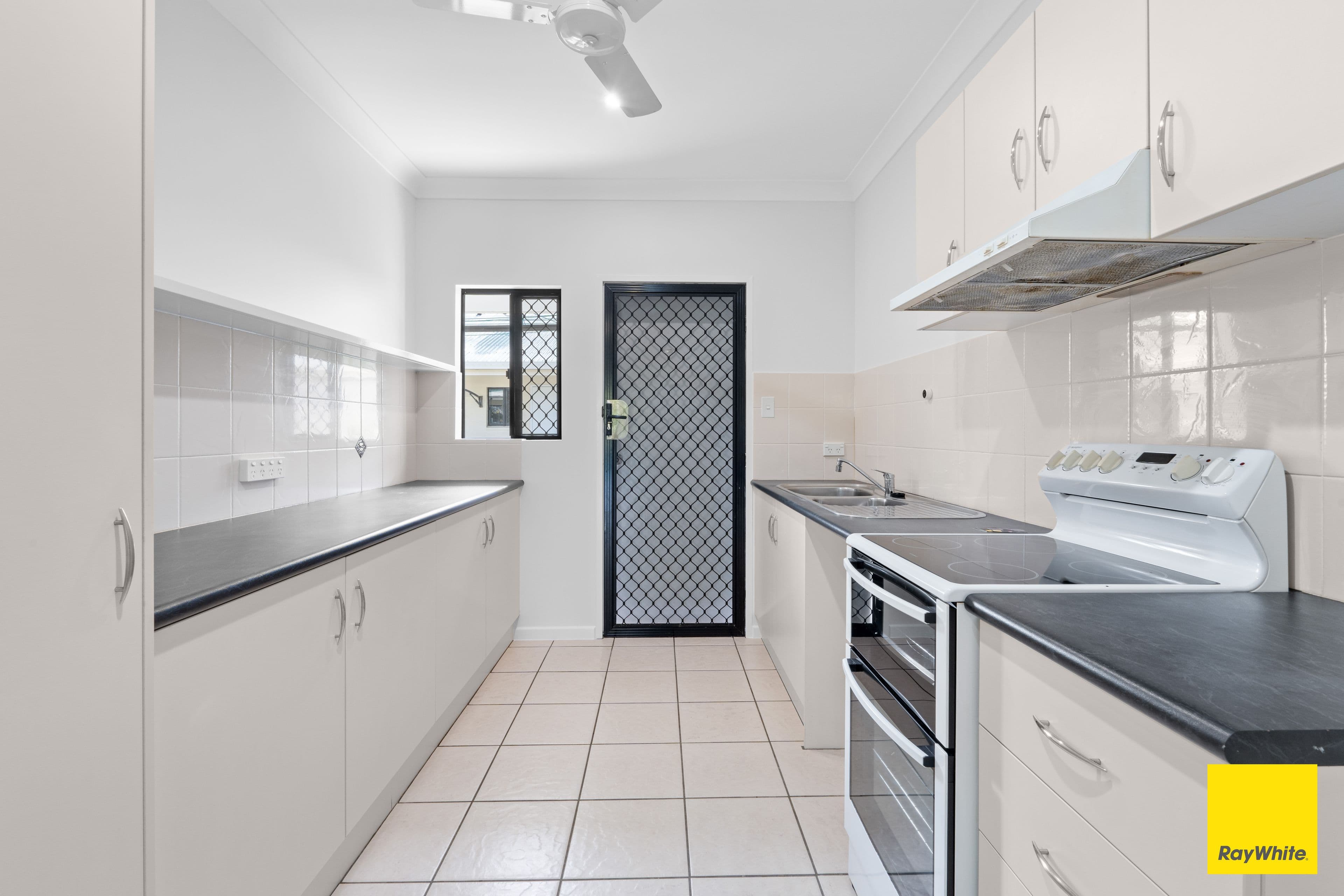 3-9 Stratford Parade, Stratford QLD 4870, Stratford - Thumbnail 2
