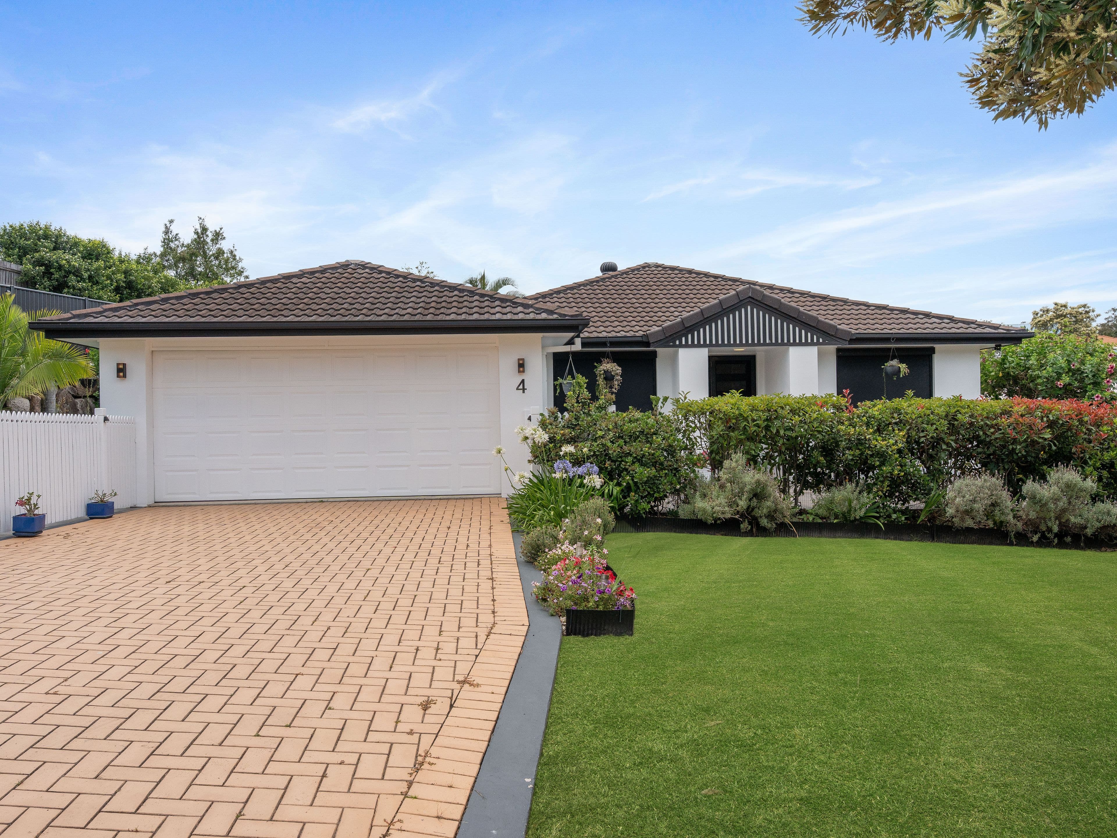 4 Coolgardie Court, Arana Hills QLD 4054, Arana Hills - Image 1
