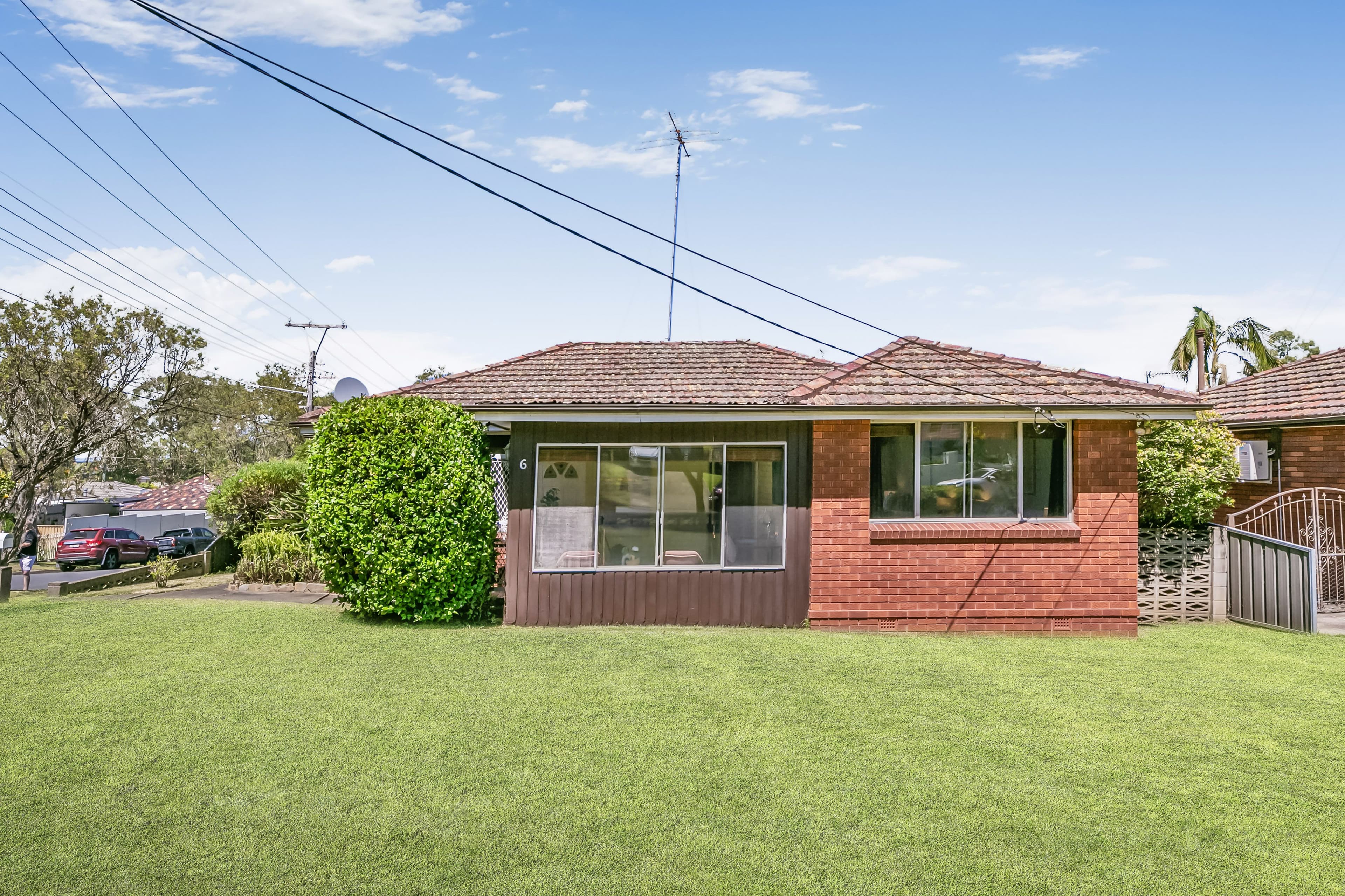 6 Tucabia Avenue, Georges Hall NSW 2198, Georges Hall - Thumbnail 2