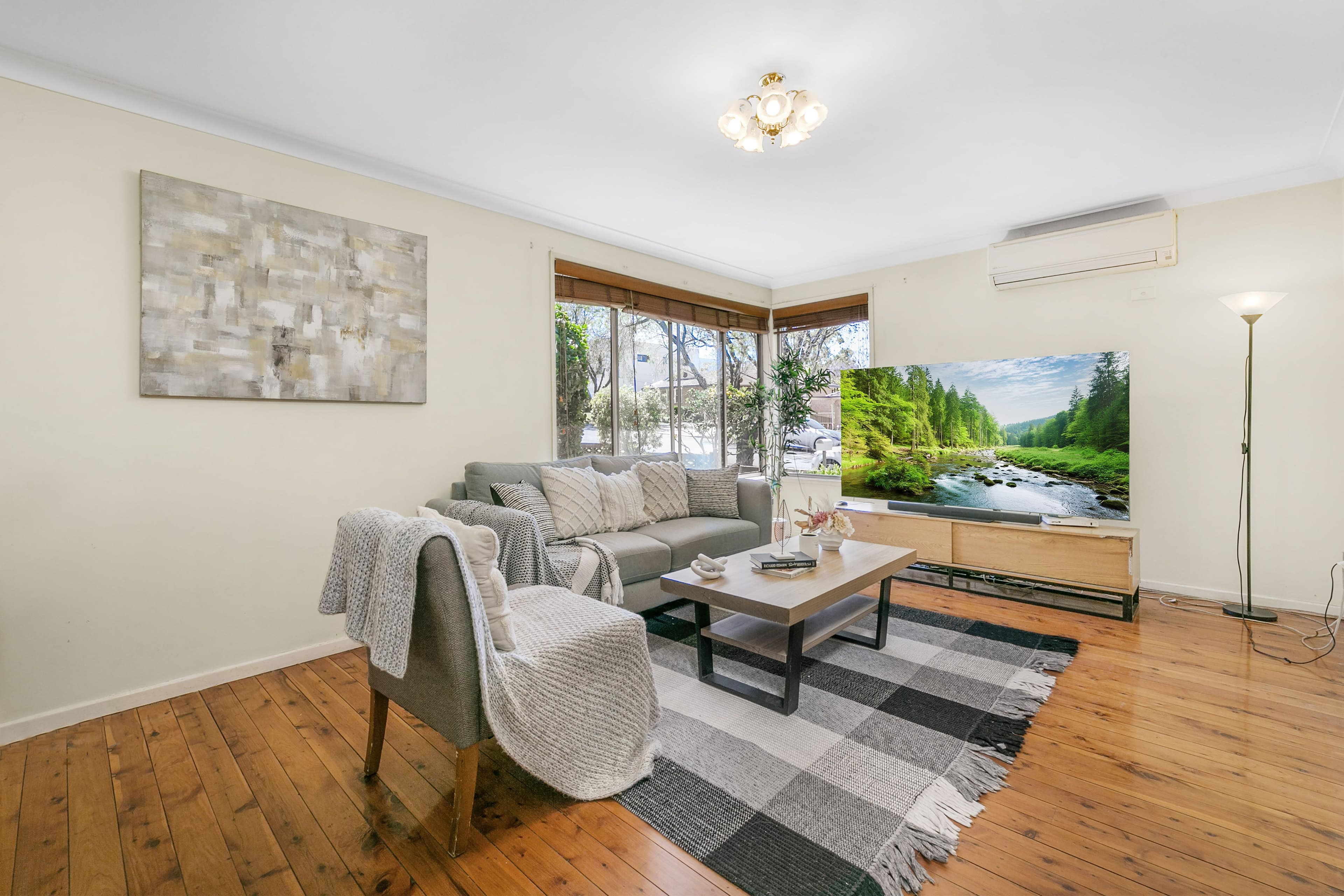 6 Tucabia Avenue, Georges Hall NSW 2198, Georges Hall - Thumbnail 3