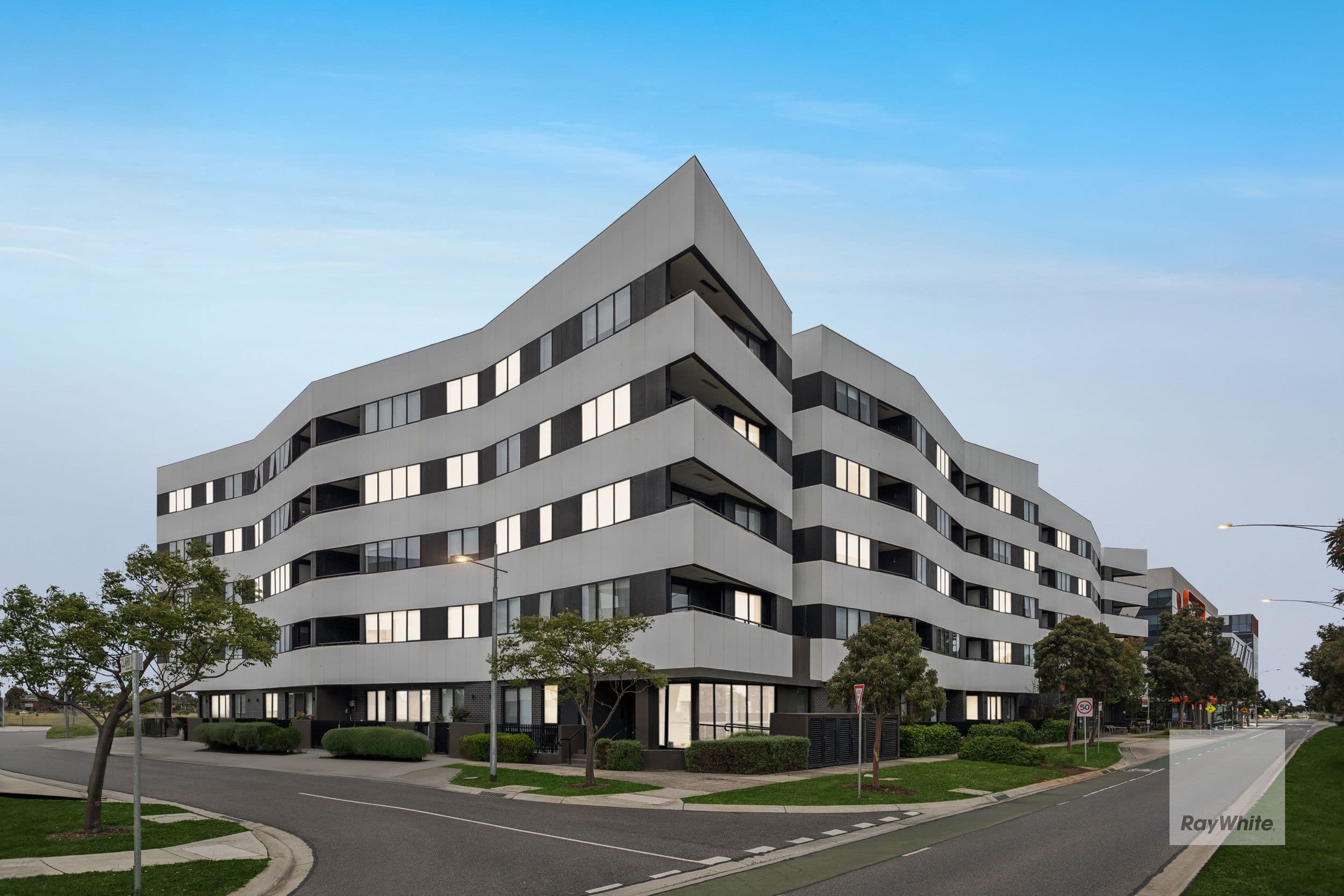 2 Clark Street, Williams Landing VIC 3027, Williams Landing - Thumbnail 2