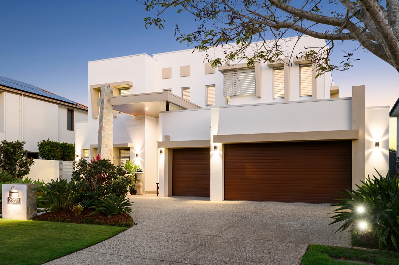 2327 Cressbrook Drive,Hope Island, Hope Island - Image 1