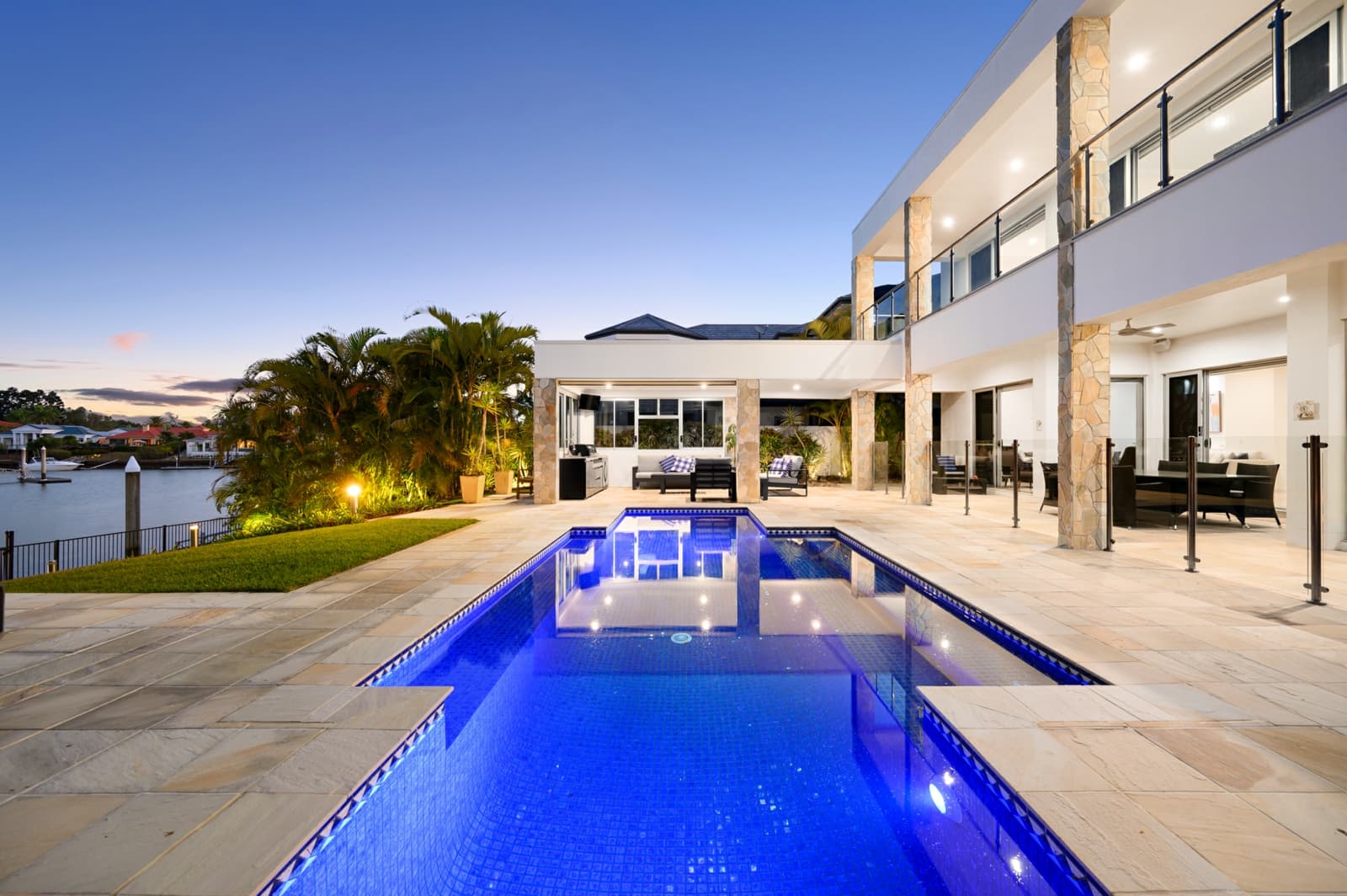 2327 Cressbrook Drive,Hope Island, Hope Island - Thumbnail 2