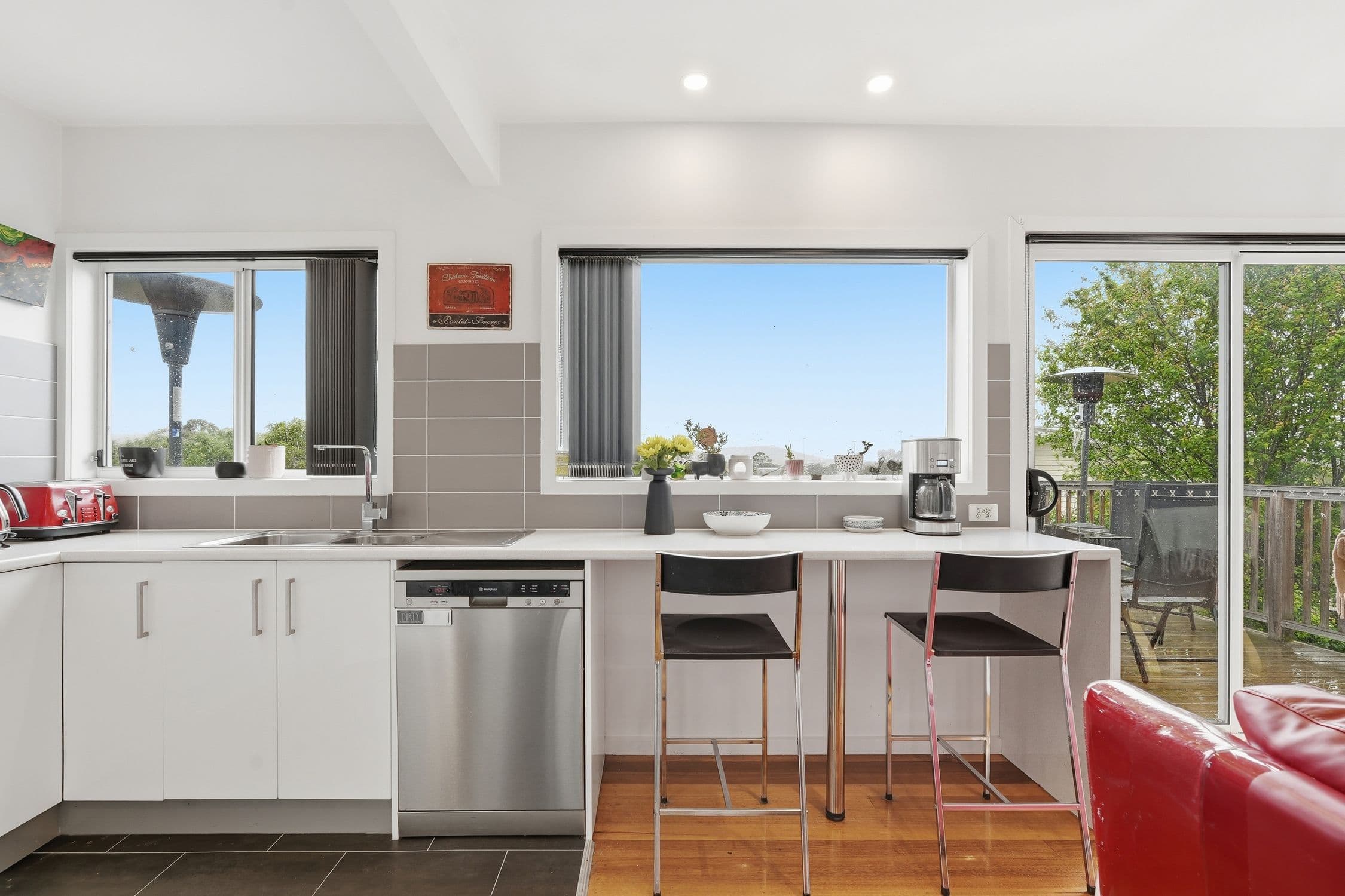 3 Oliver Avenue, Lindisfarne TAS 7015, Lindisfarne - Thumbnail 3